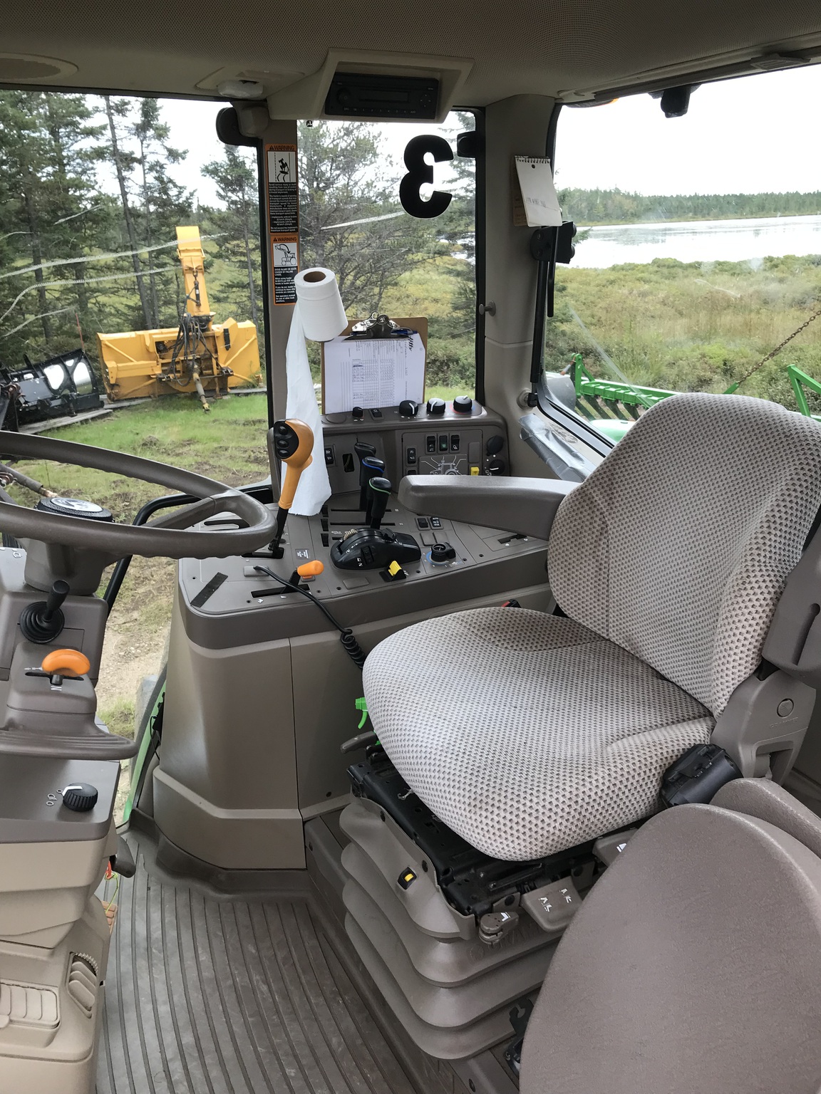 2018 John Deere 6130M Image 2