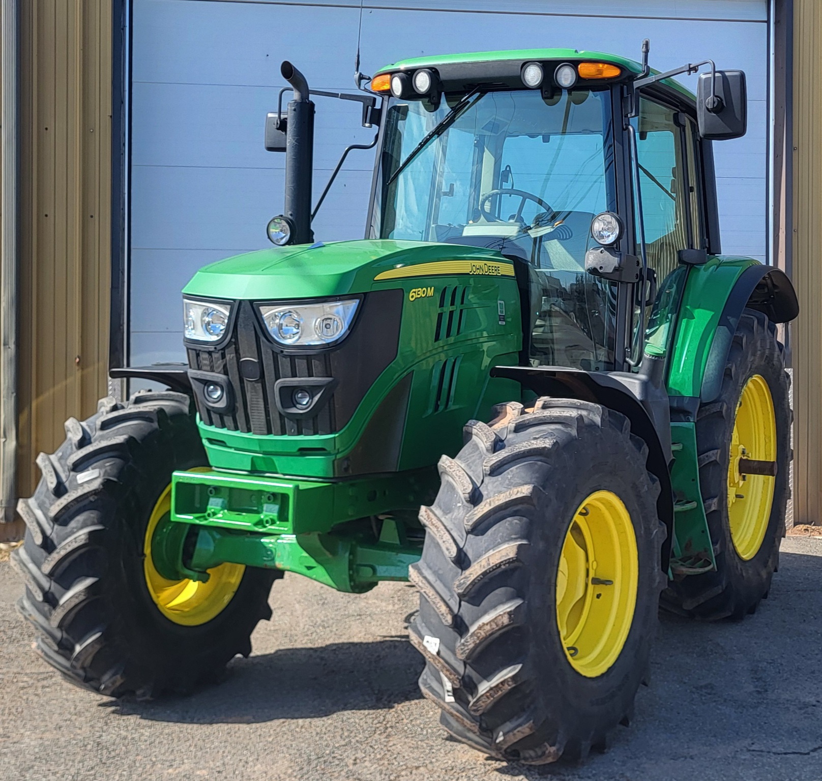 2018 John Deere 6130M Image 2