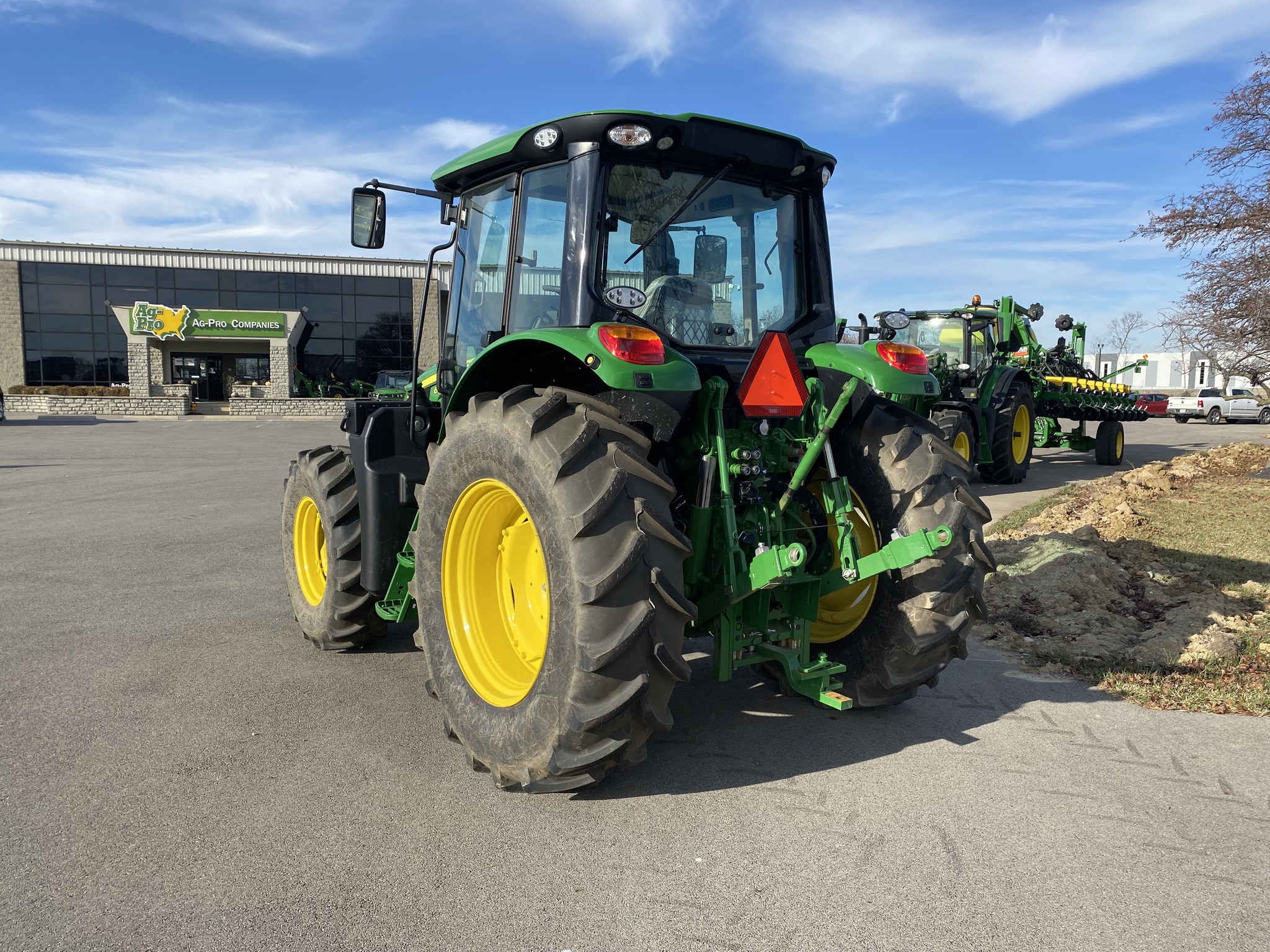 2023 John Deere 6110M Image 4