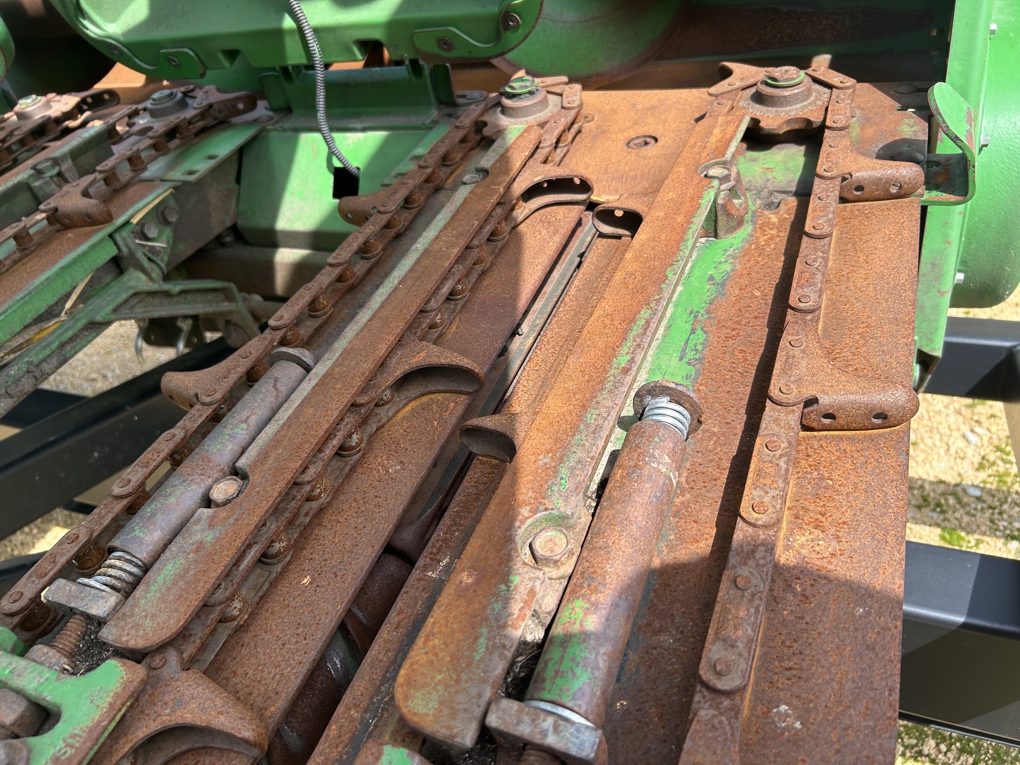  2002 John Deere 893 at Heritage Tractor in Dixon, IL