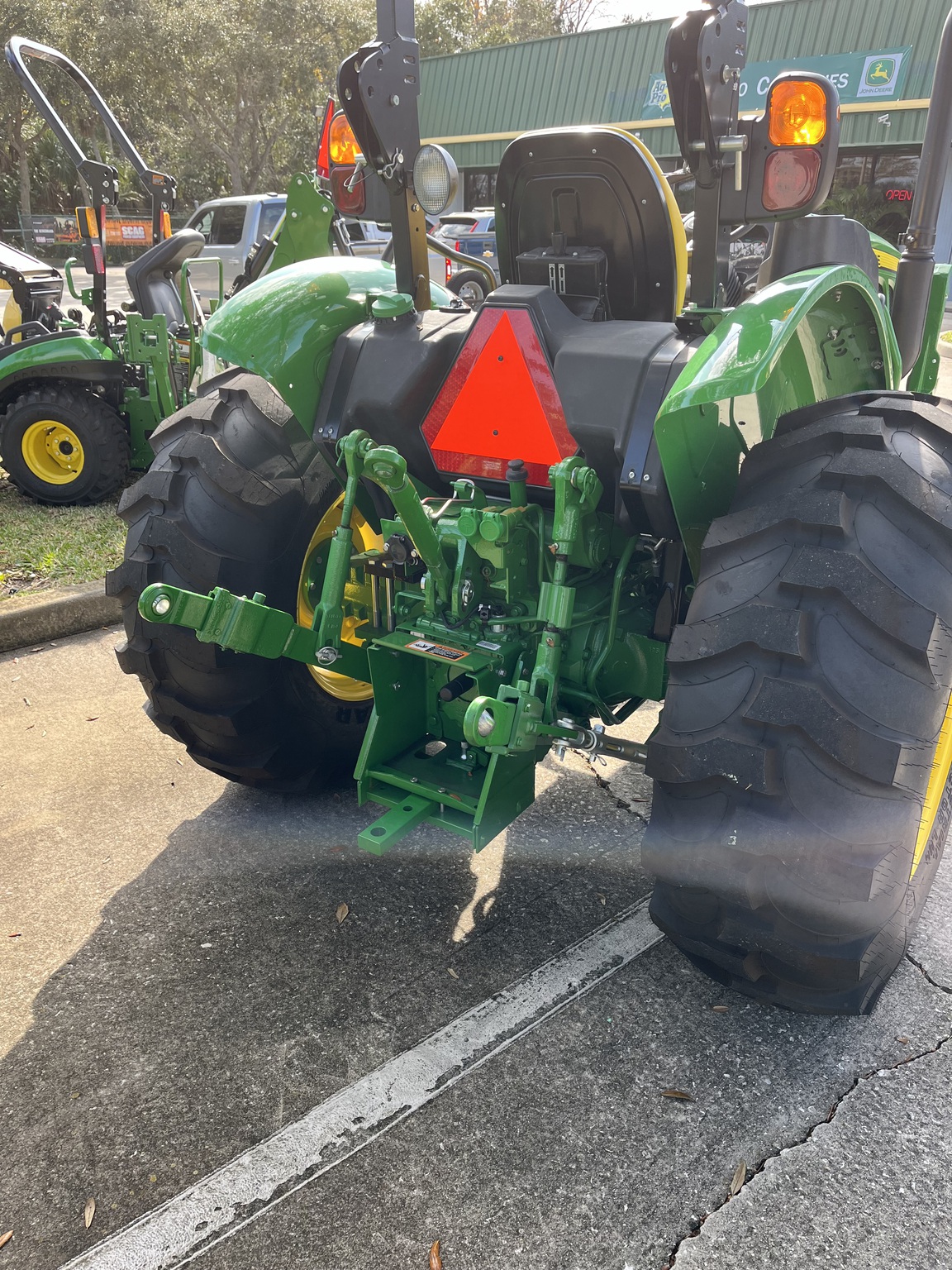 2023 John Deere 5067E Image 2