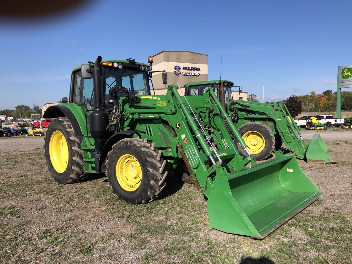 2017 John Deere 6120M Image 4