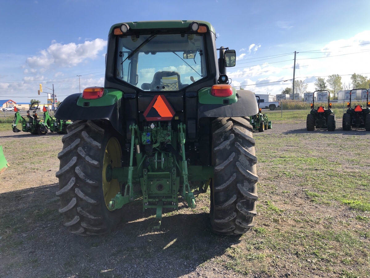 2017 John Deere 6120M Image 7