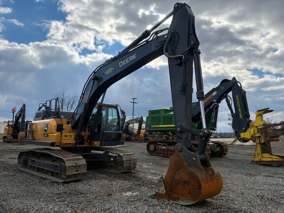 Photo of a 2024 John Deere 210 P