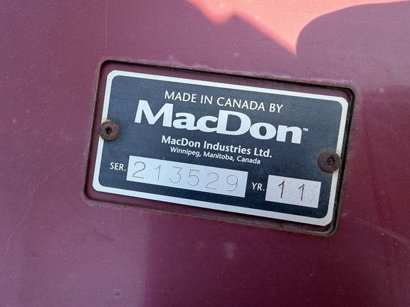2011 MacDon R85 - Photo33