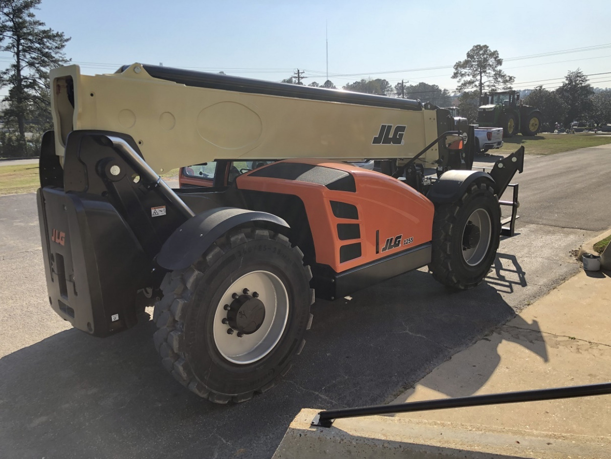 2024 JLG 1255 Image 3