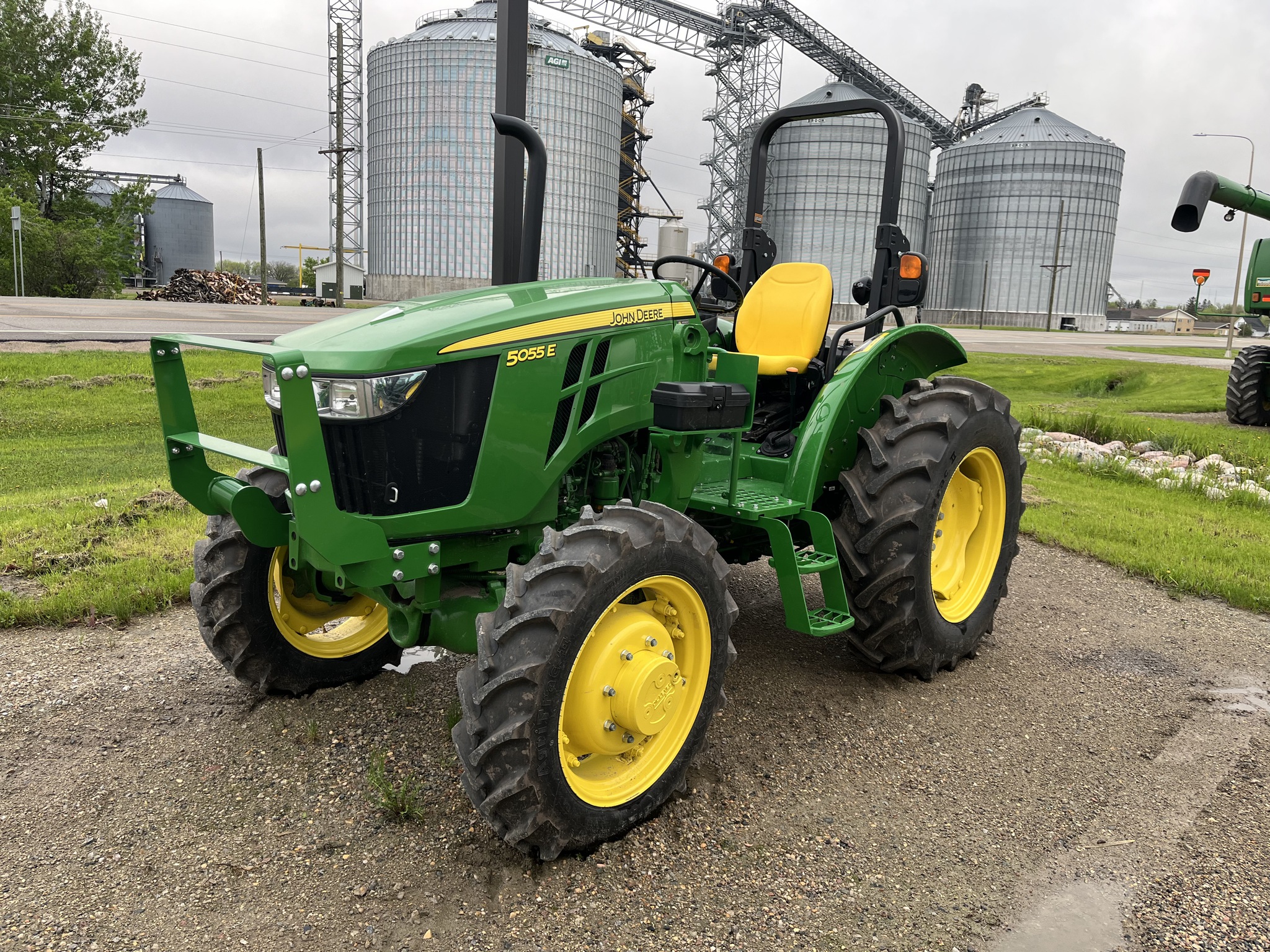 2022 John Deere 5055E Utility Tractors Mahnomen, MN