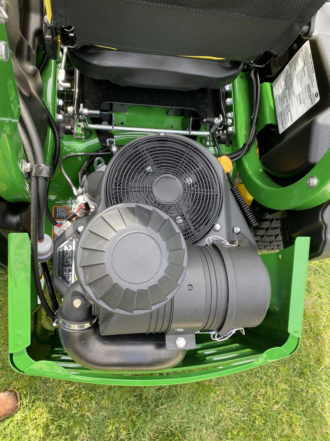 2023 John Deere Z930M Image 7