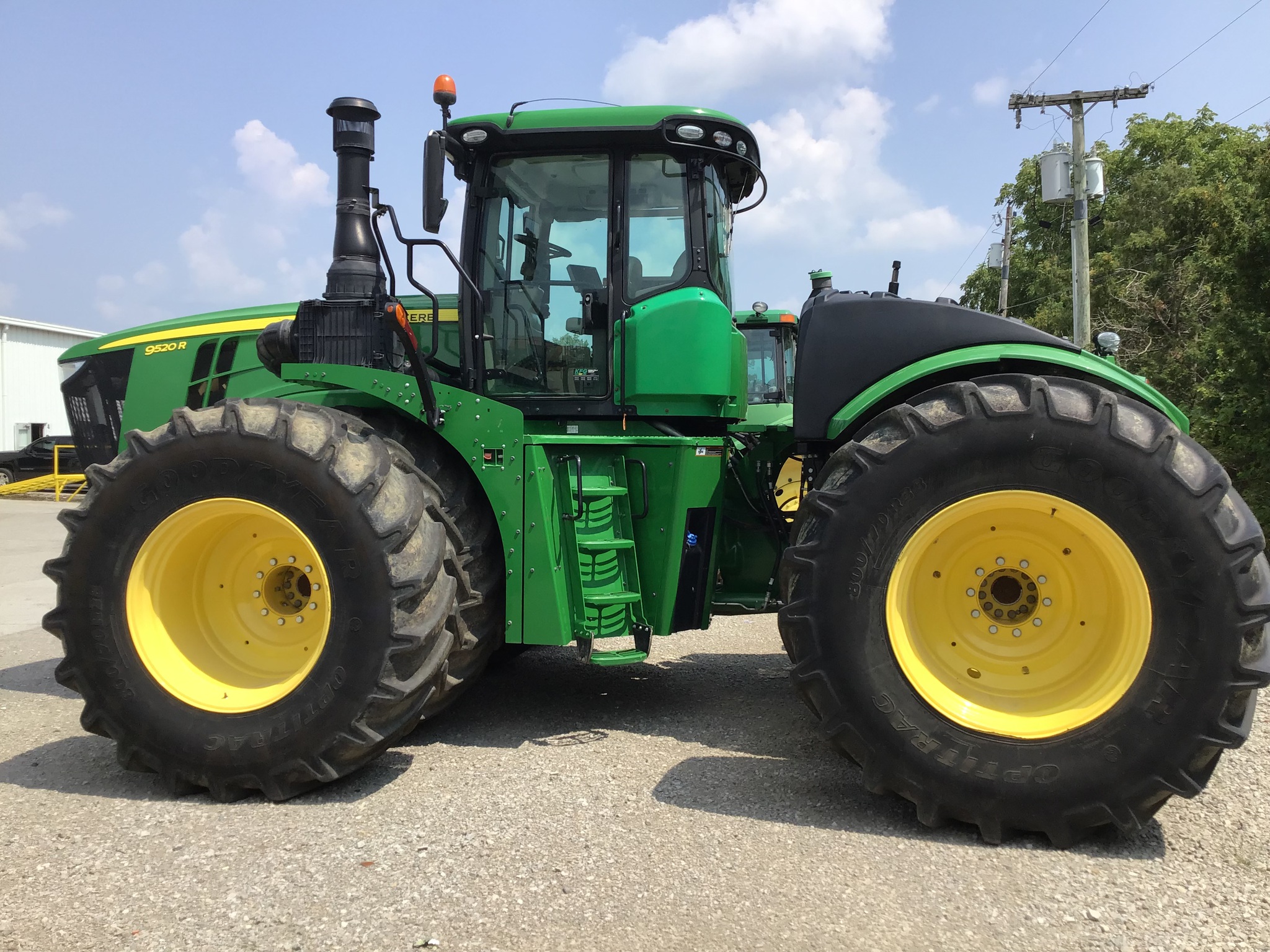 2021 John Deere 9520R Image 2