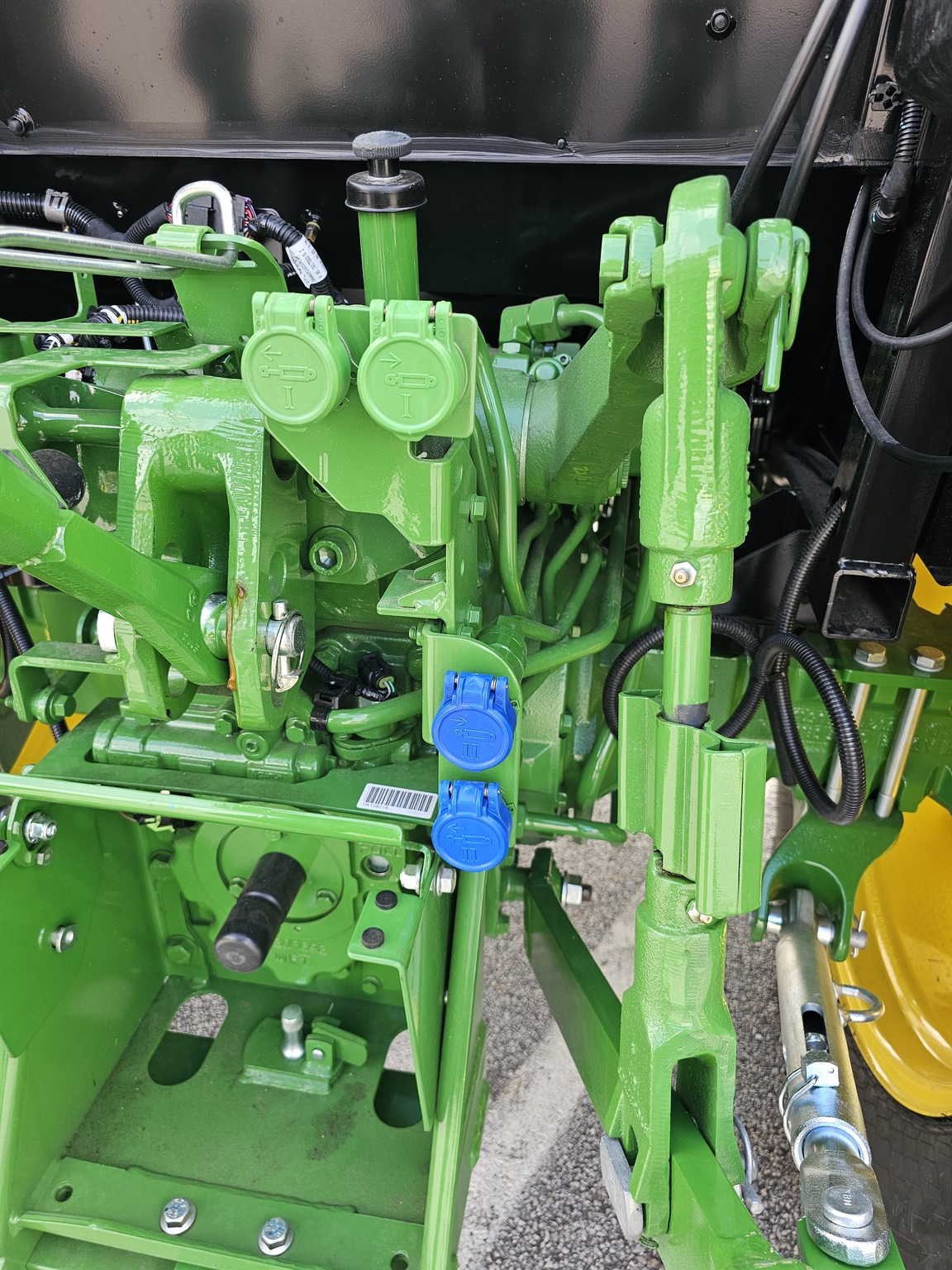 2024 John Deere 5067E Image 7