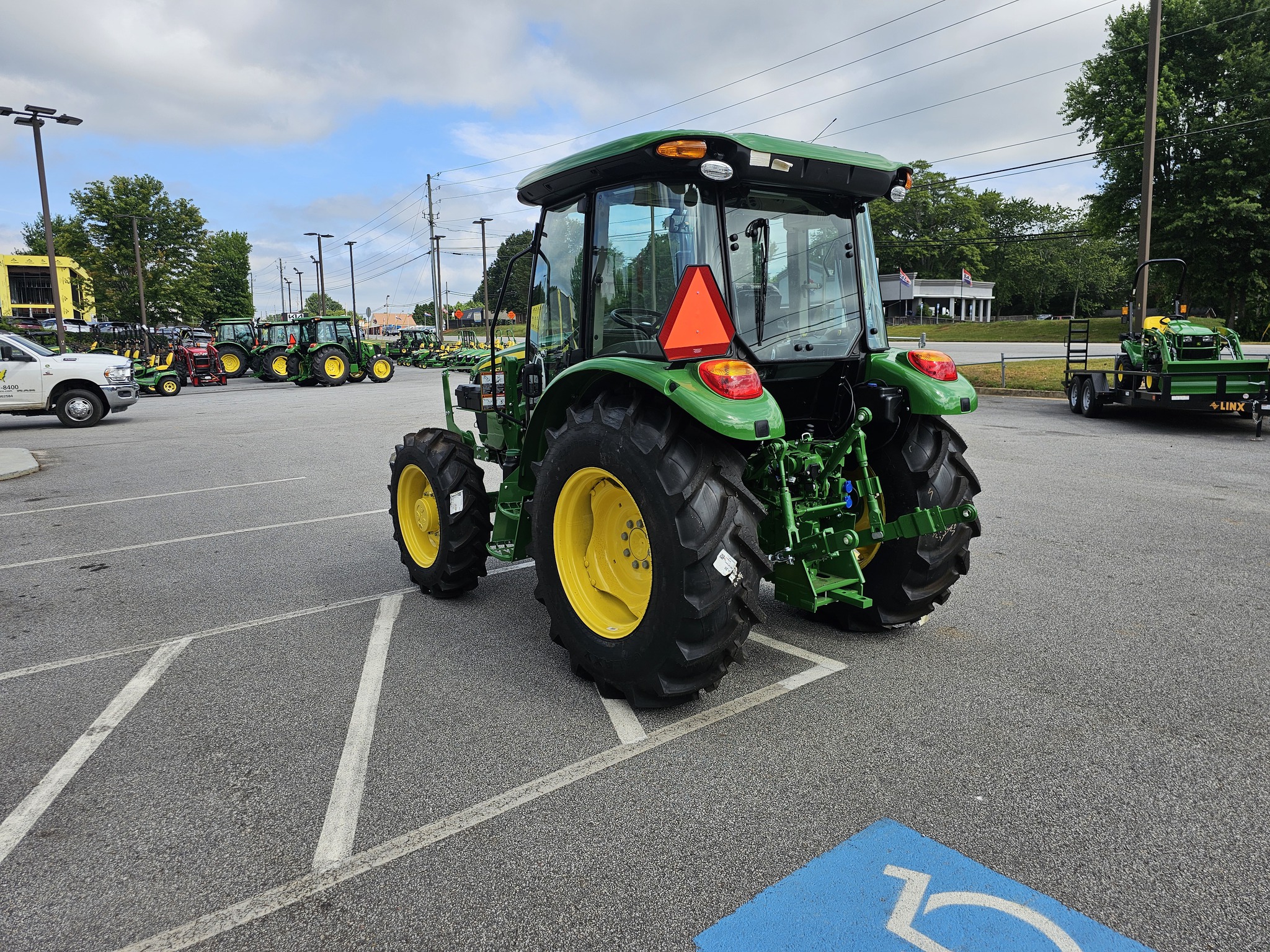 2024 John Deere 5067E Image 5