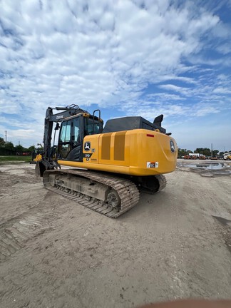 2023 John Deere 210 P