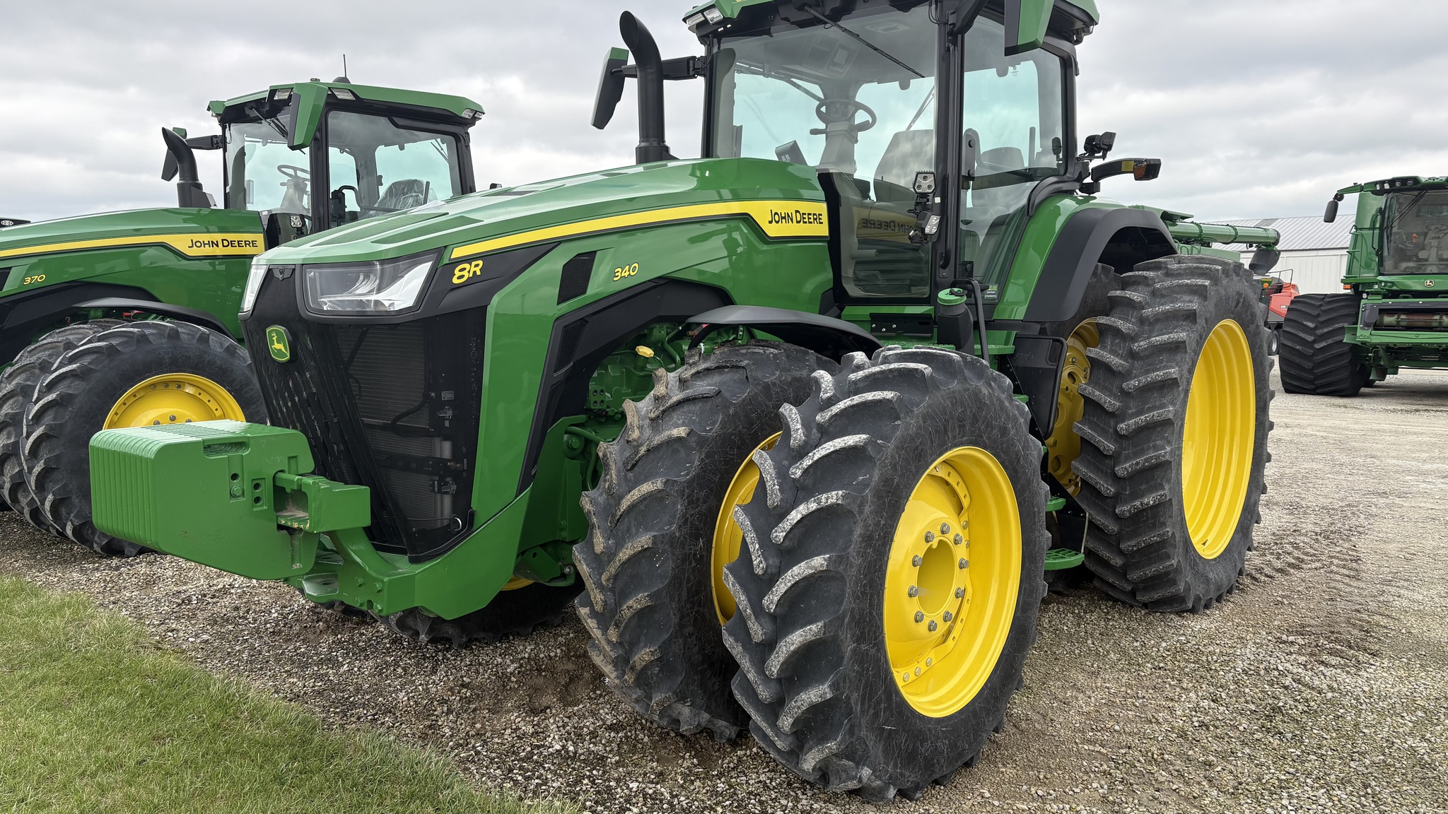 2024 John Deere 8R 340 Image 2