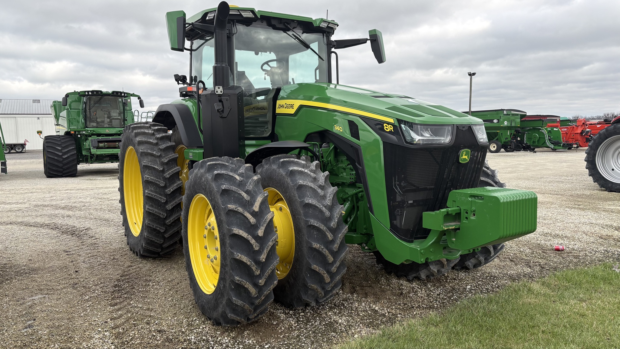 2024 John Deere 8R 340 Image 1