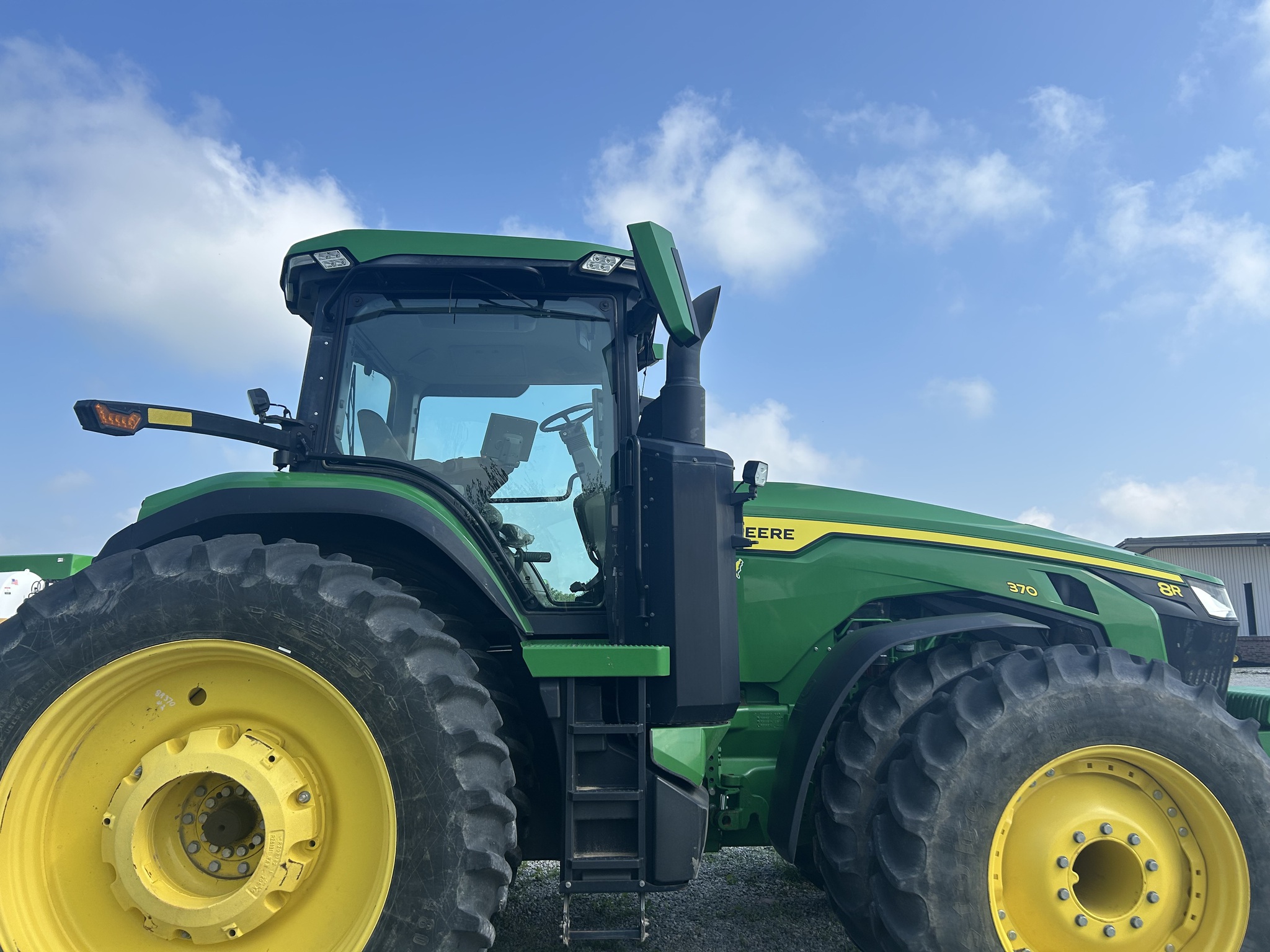 2022 John Deere 8R 370 Image 15