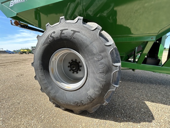 New In-Stock 2024 Brent V1100 Grain Carts at Horizon Ag & Turf in Lloydminster, AB - Photo6