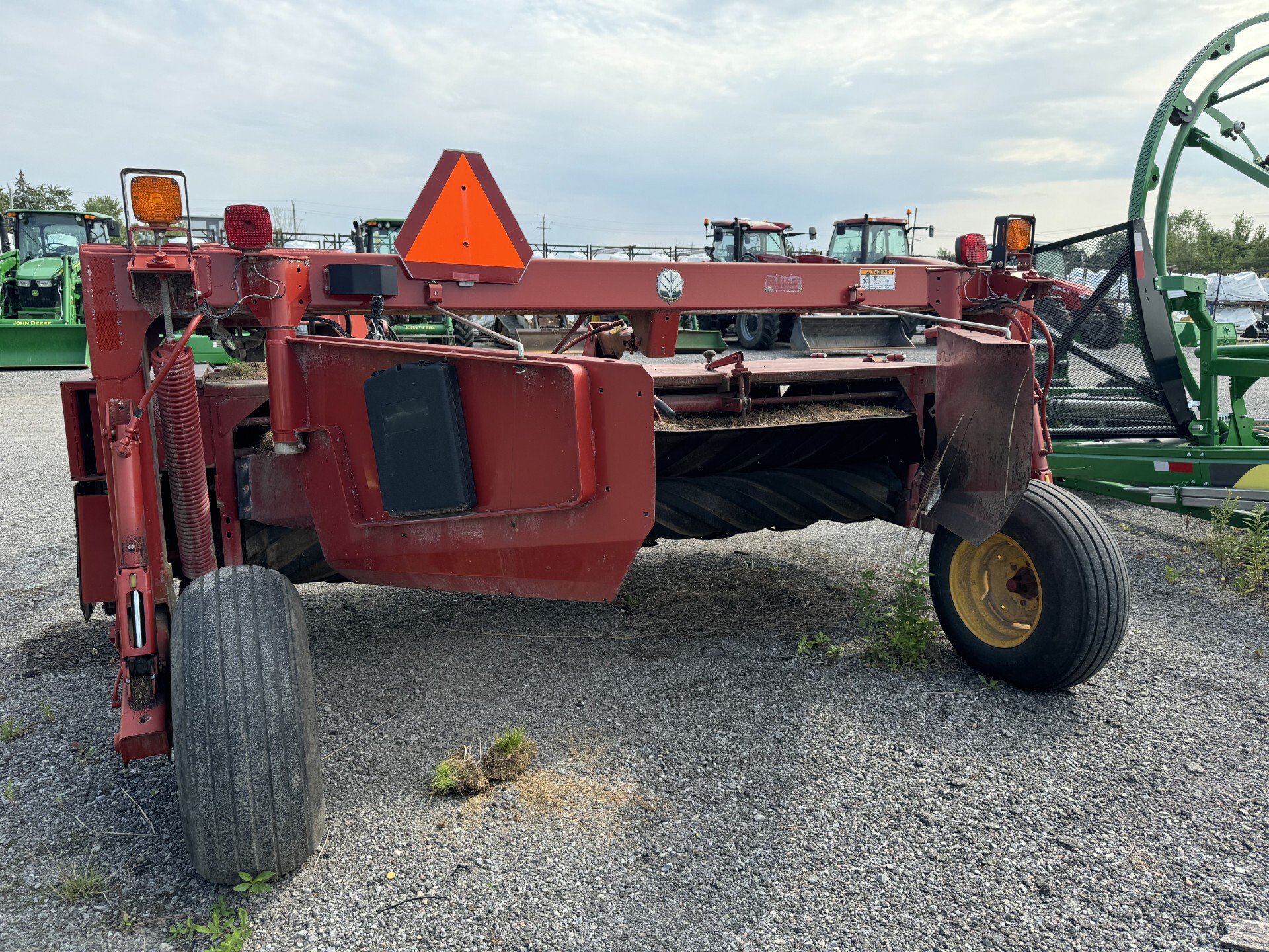 New Holland H7230 Image 2