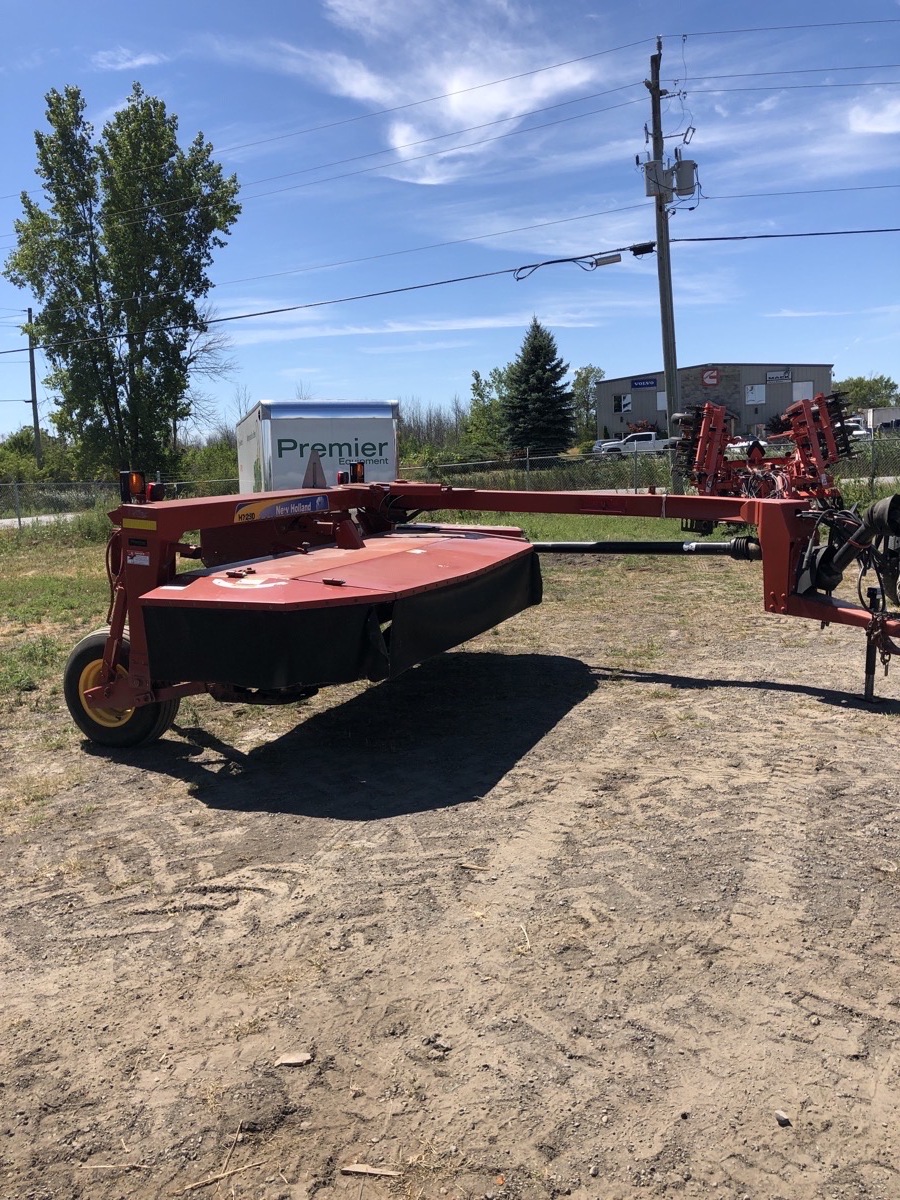 New Holland H7230 Image 2