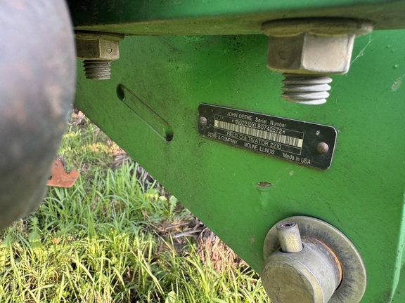 2011 John Deere 2210 - Photo2