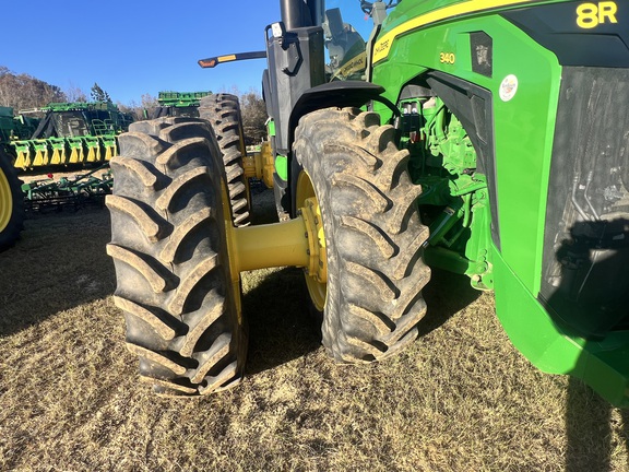 2023 John Deere 8R 340 Photo 2