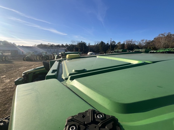2023 John Deere 8R 340 Photo 9