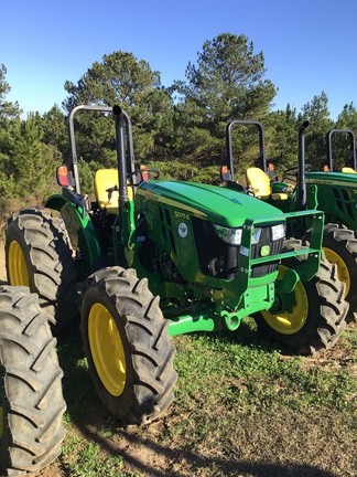 2023 John Deere 5075E Photo 3