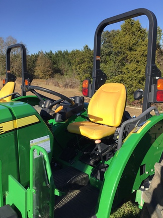 2023 John Deere 5075E Photo 6