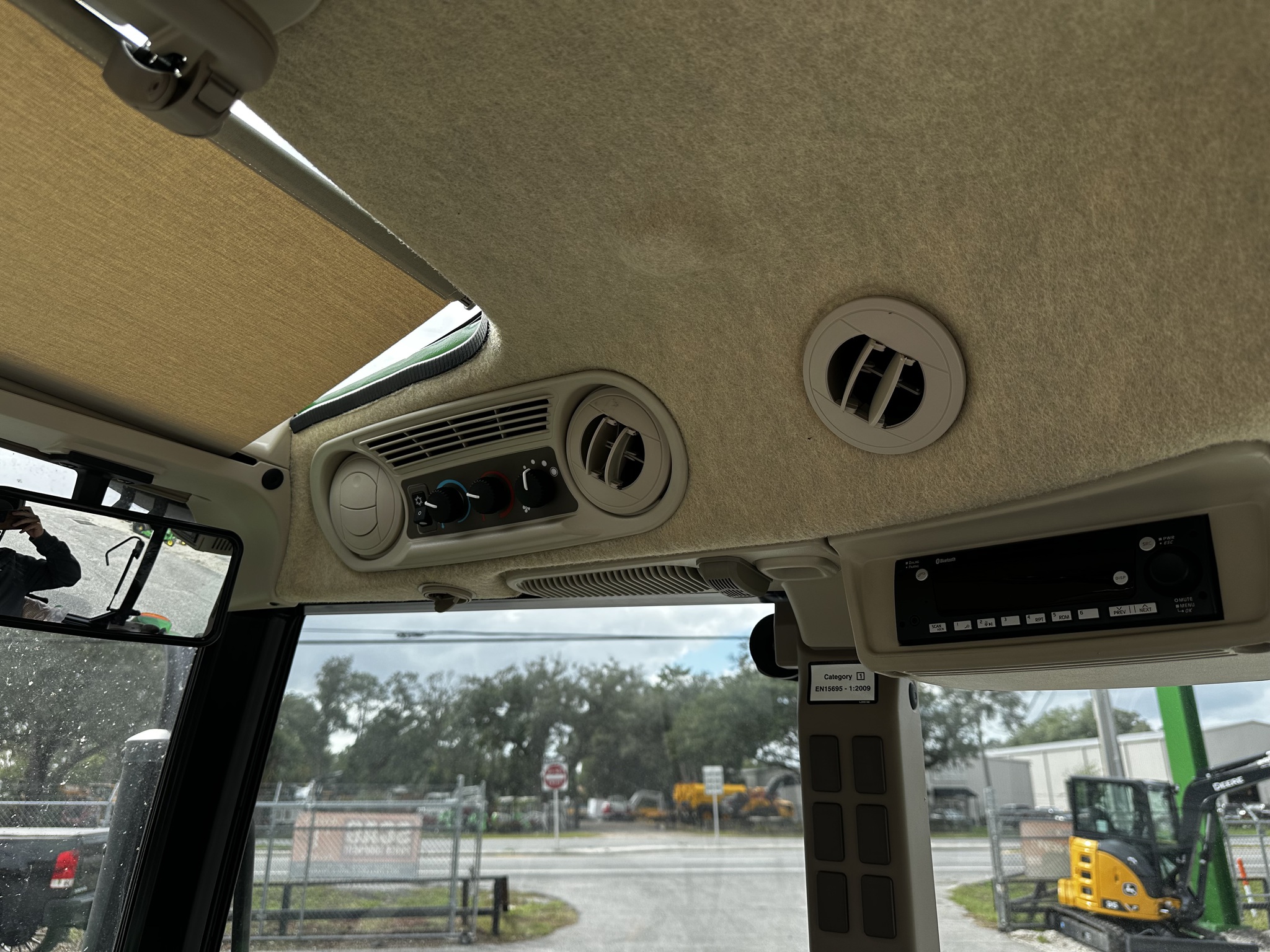 2025 John Deere 5067E Image 12