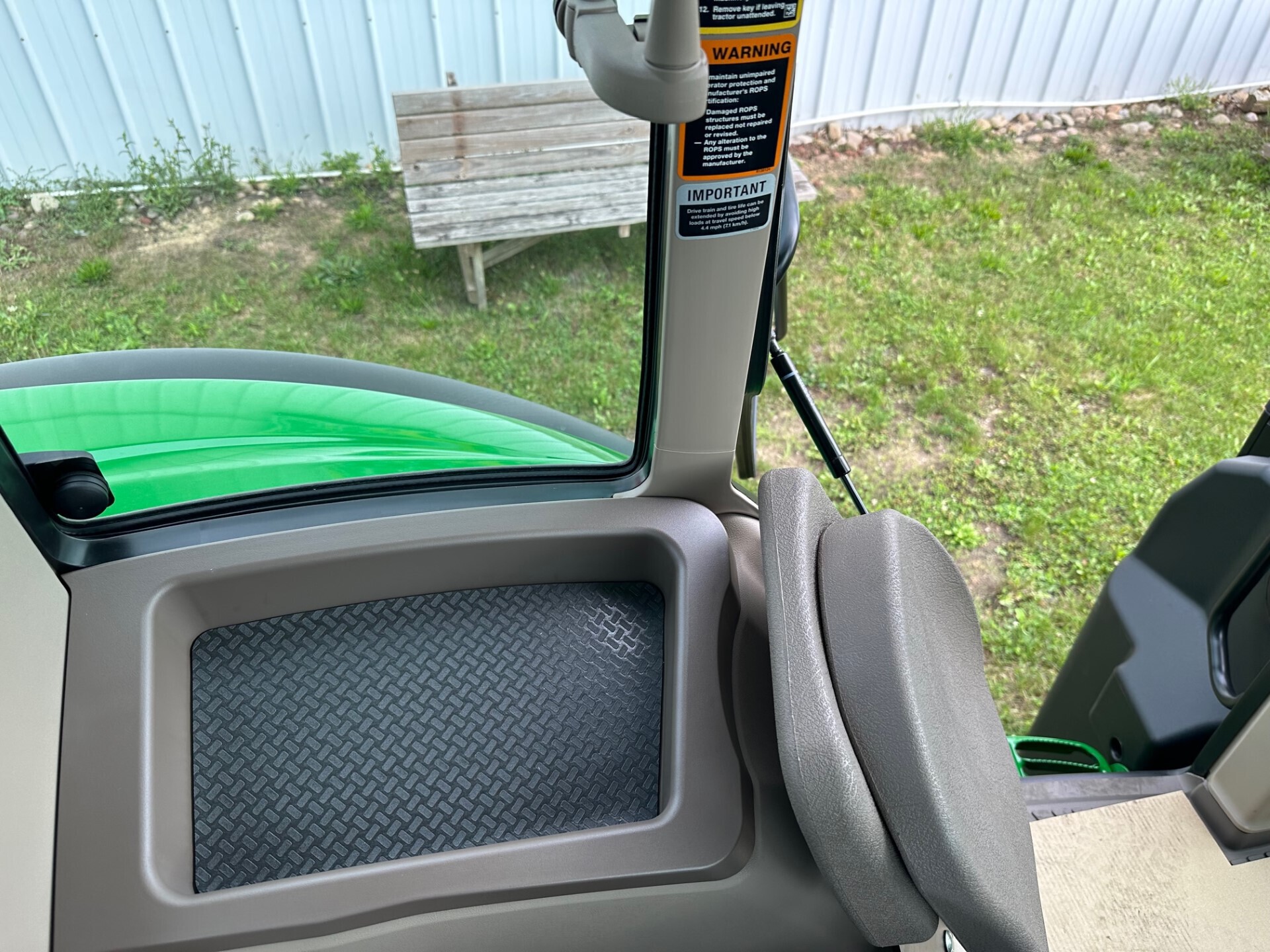 2025 John Deere 6110M Image 10