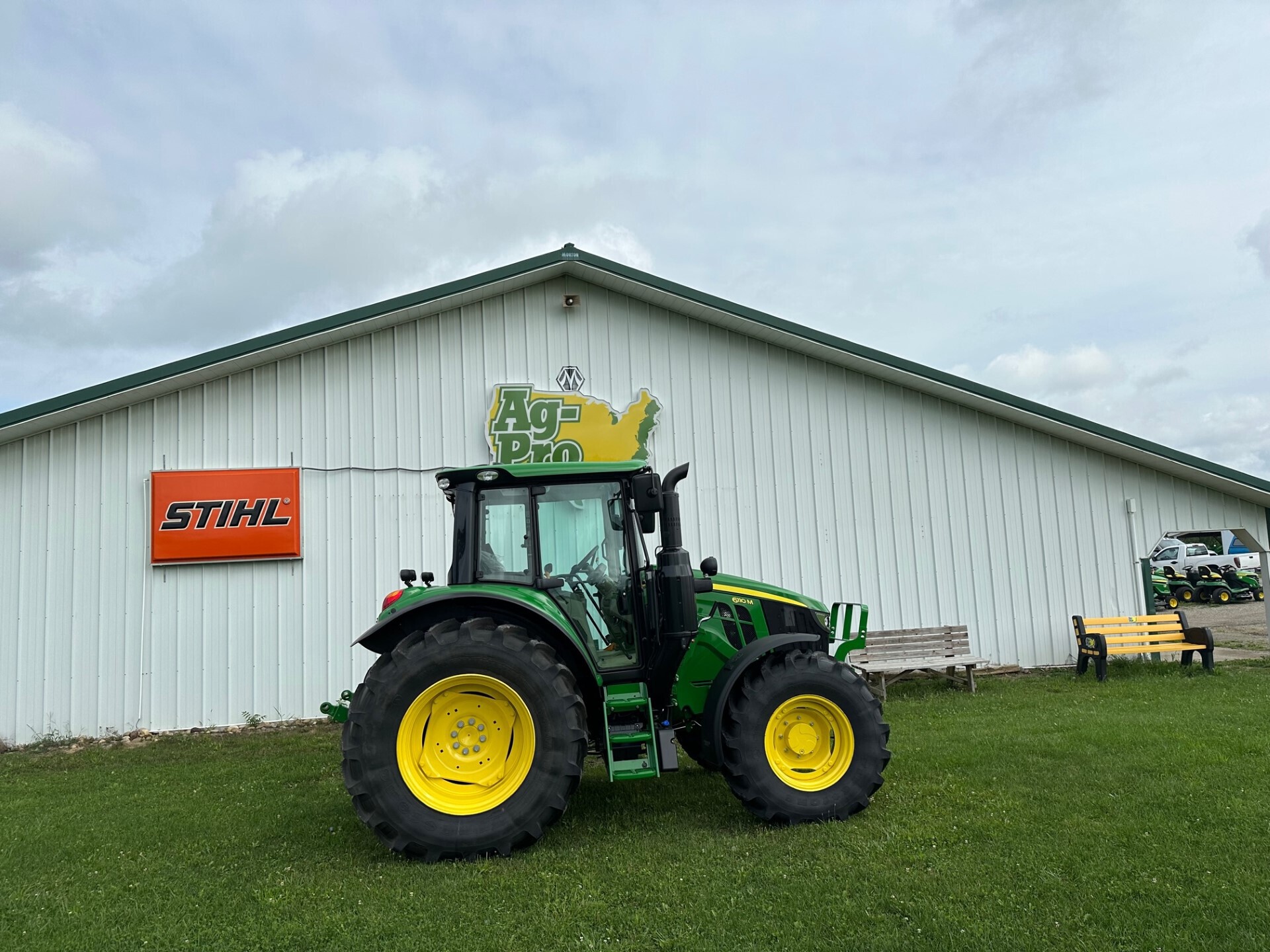 2025 John Deere 6110M Image 2