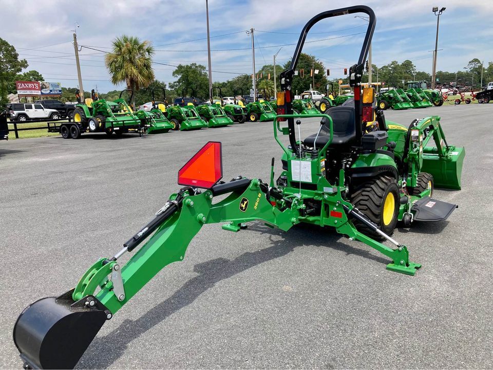 2025 John Deere 1025R Image 5
