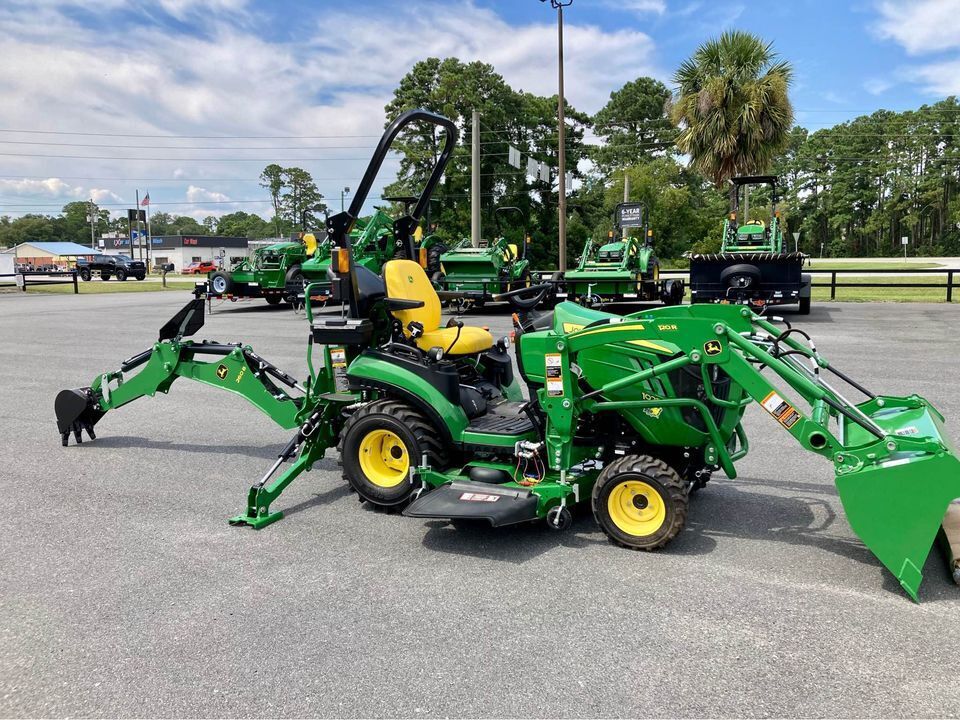 2025 John Deere 1025R Image 2