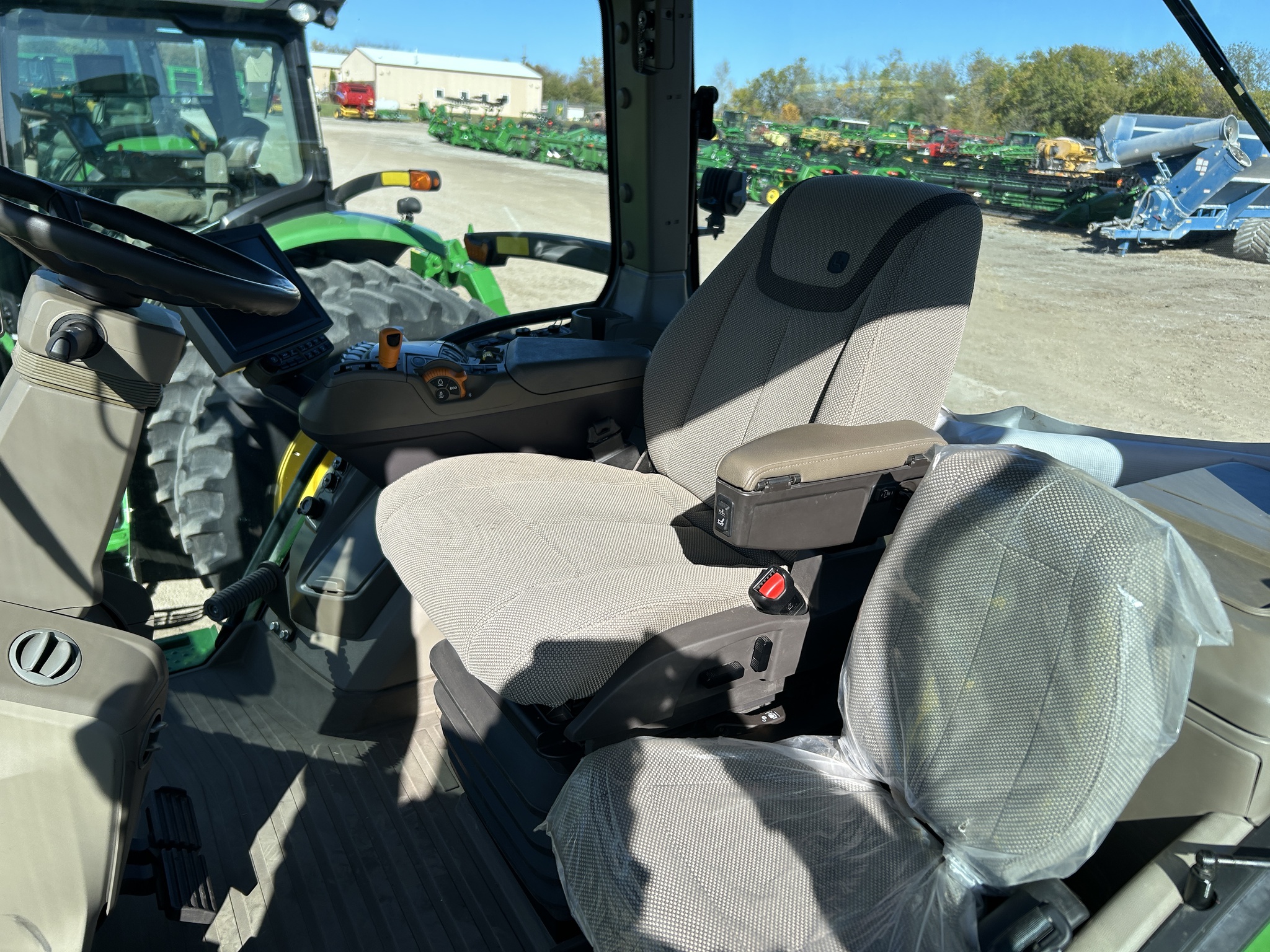  2022 John Deere 8R 280 at Heritage Tractor in Baldwin City, KS