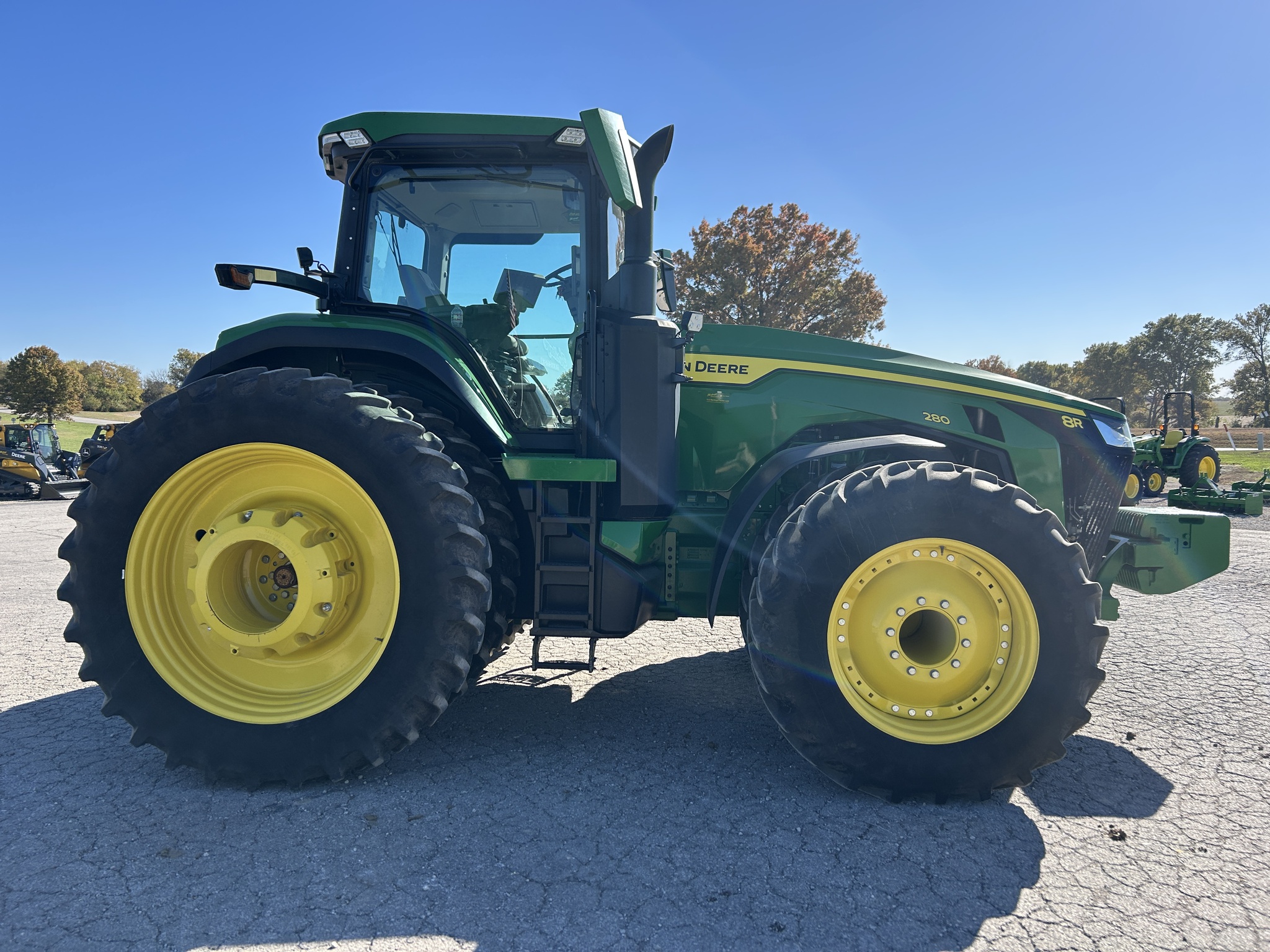  2022 John Deere 8R 280 at Heritage Tractor in Baldwin City, KS