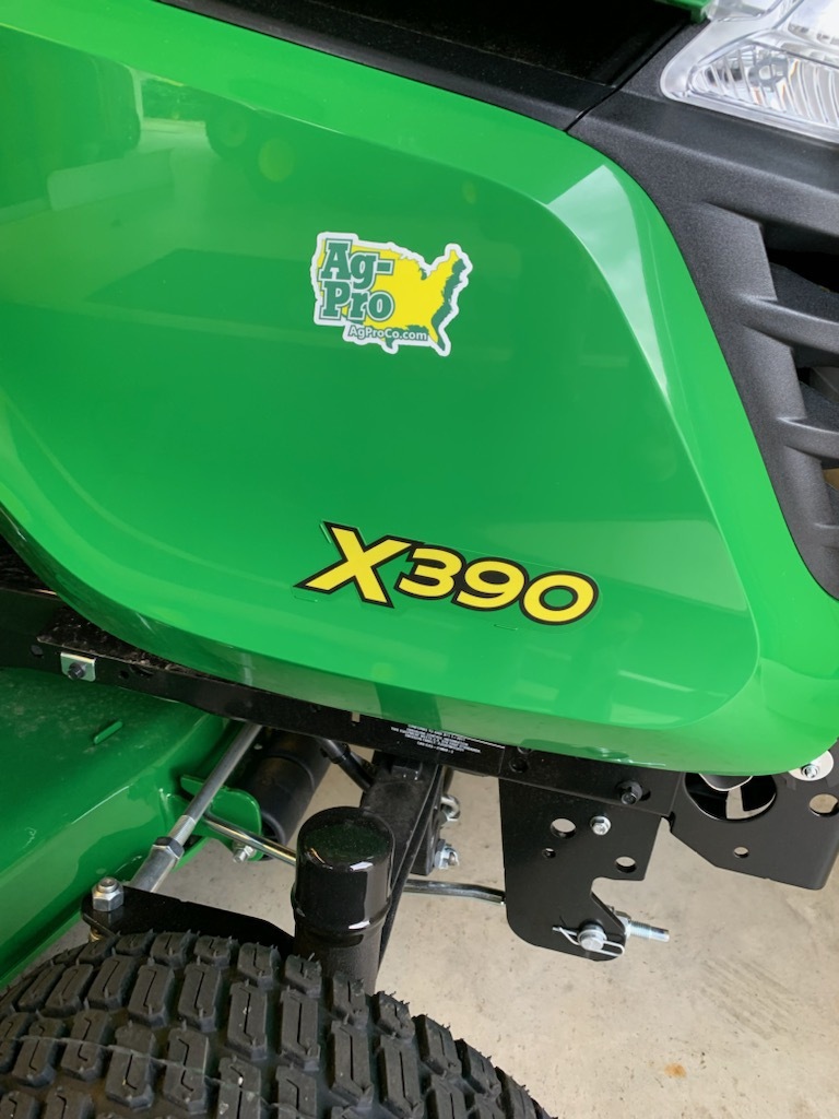 2025 John Deere x390 Image 4