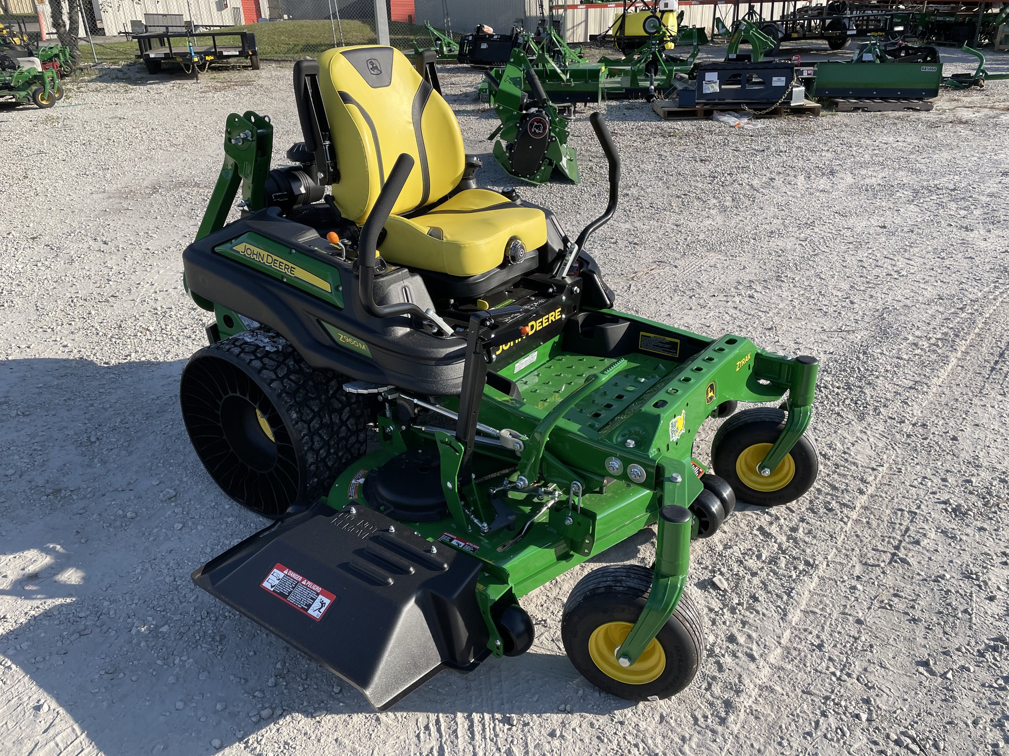 2025 John Deere Z960M Image 3