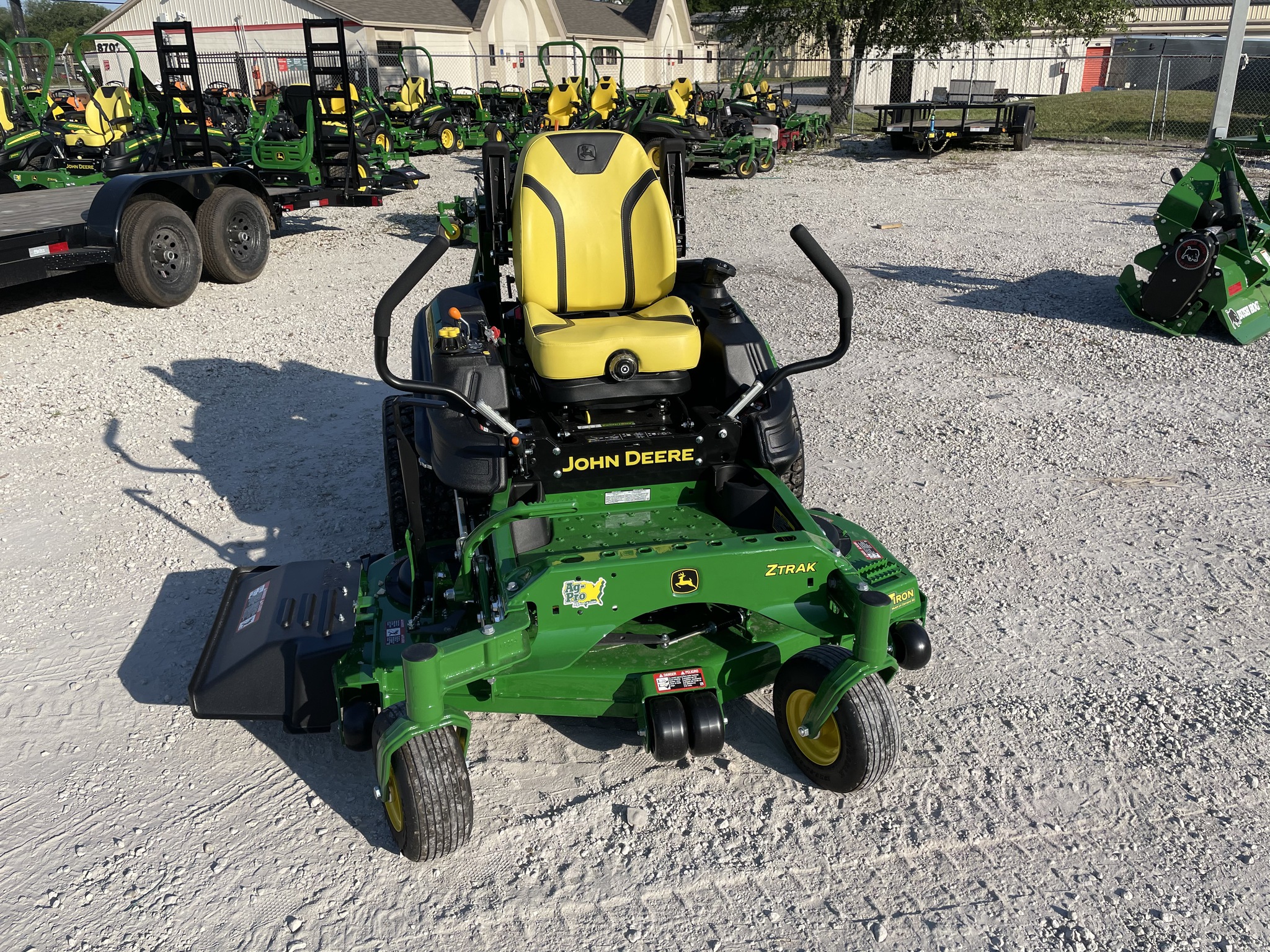 2025 John Deere Z960M Image 2