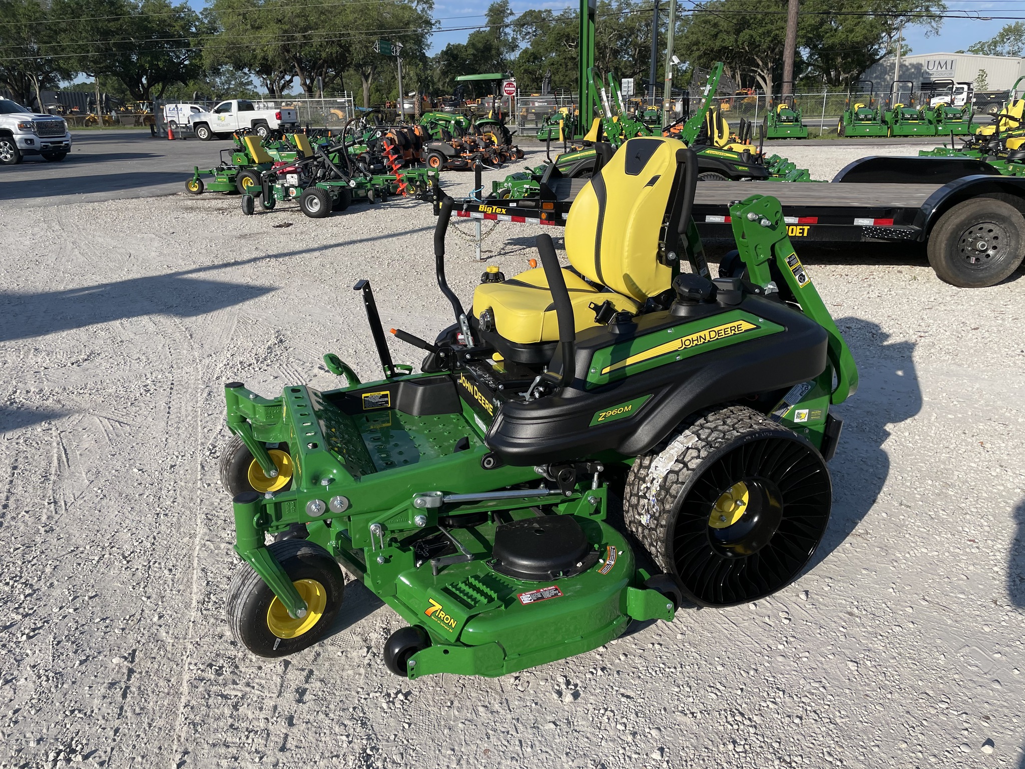 2025 John Deere Z960M Image 11