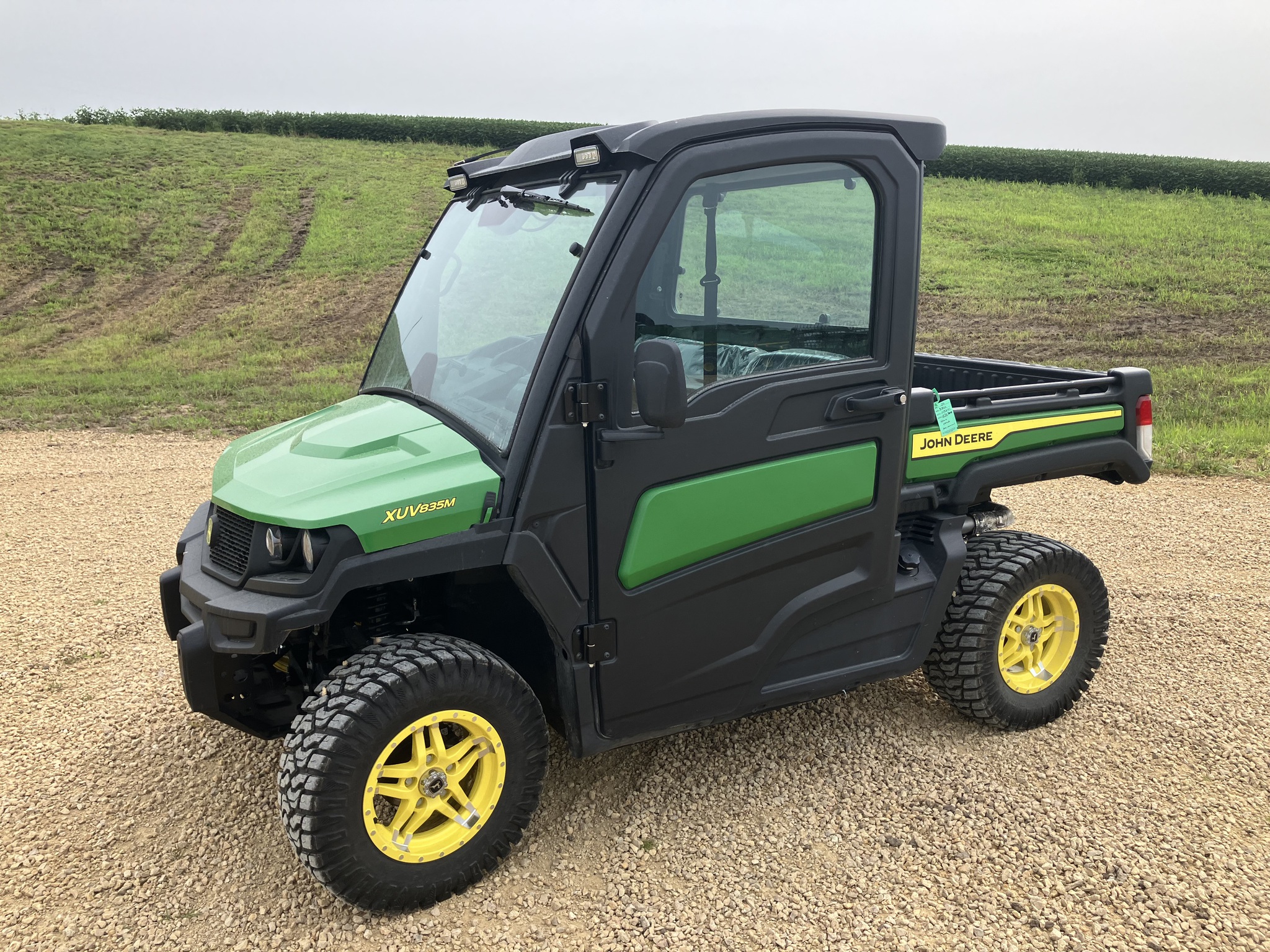 2024 John Deere XUV 835M Image 1