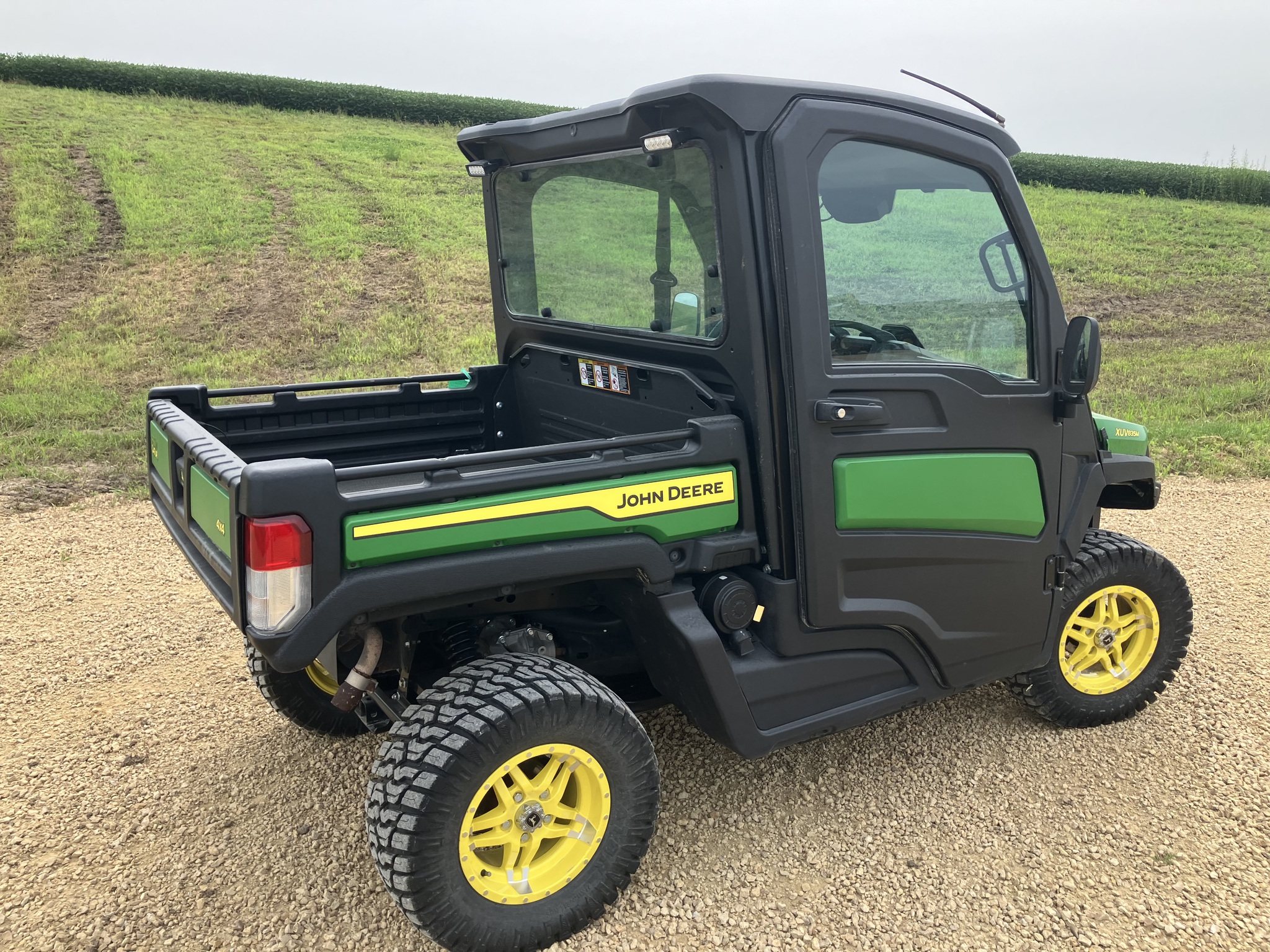 2024 John Deere XUV 835M Image 4