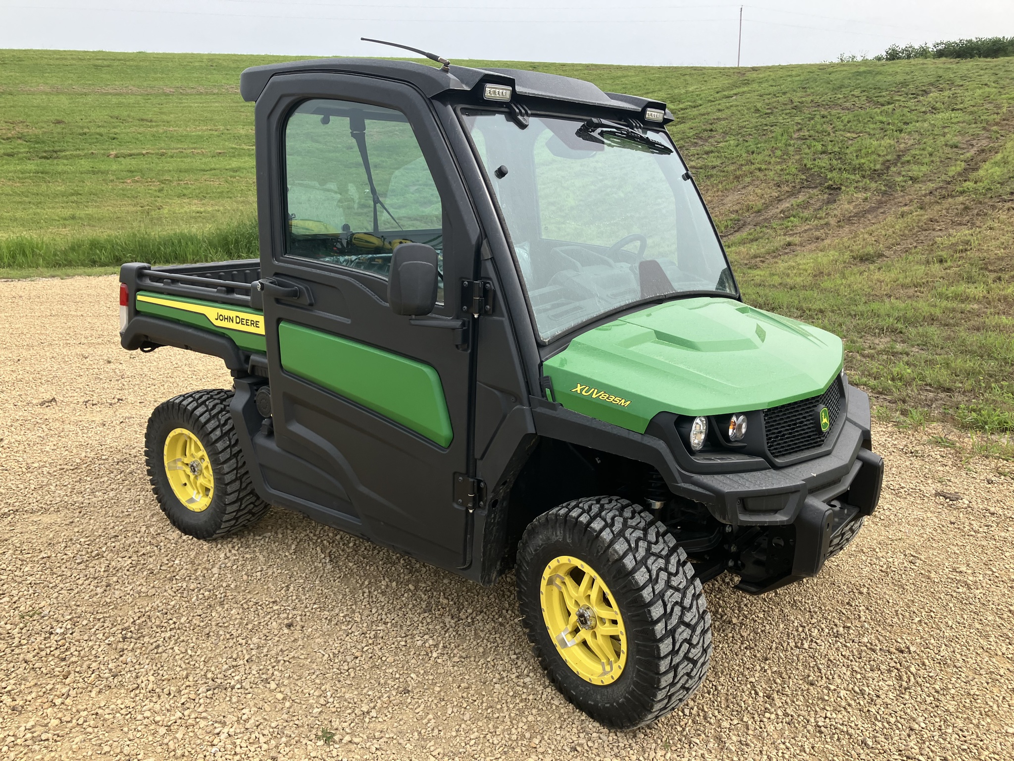2024 John Deere XUV 835M Image 3