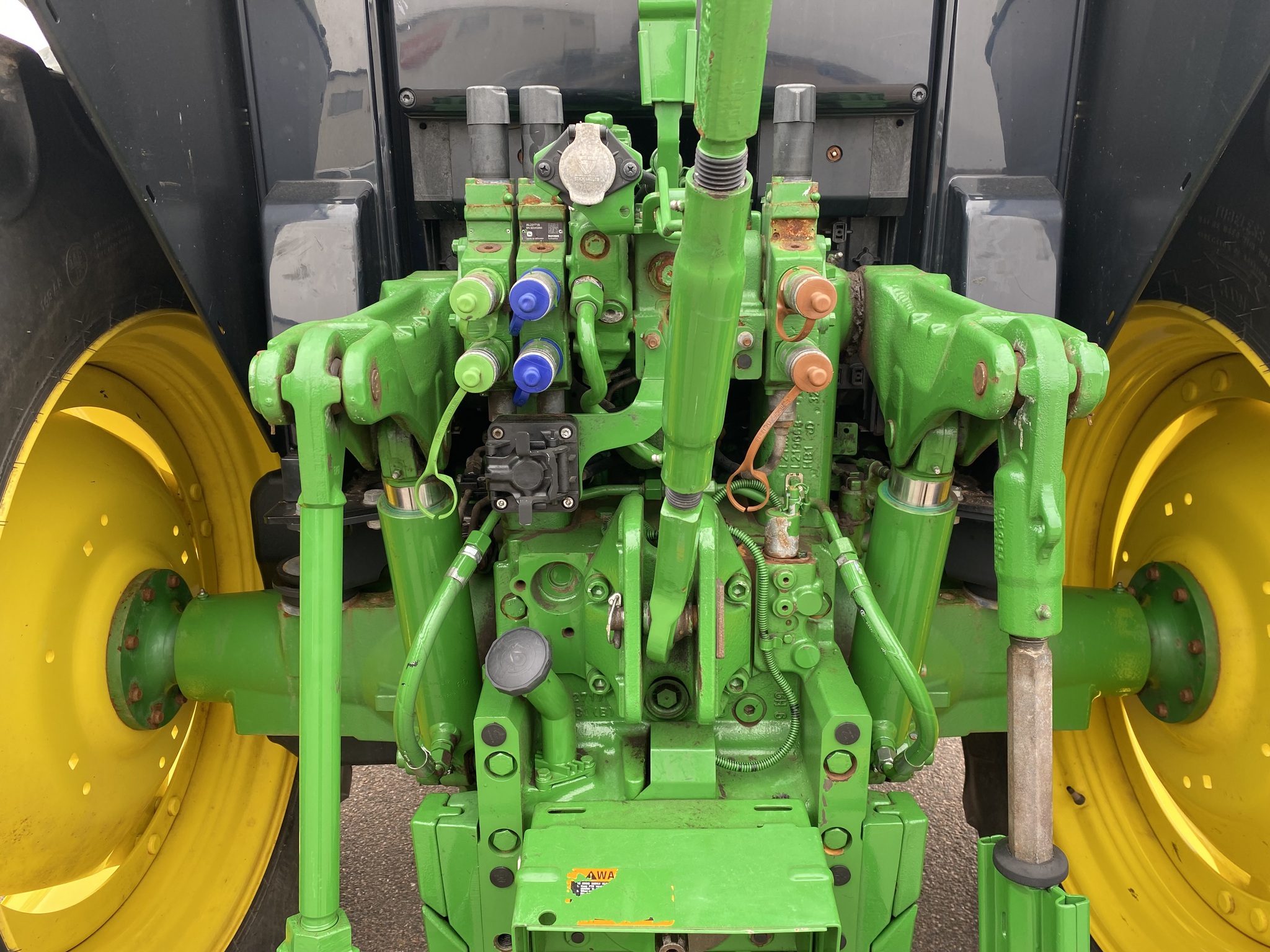 2023 John Deere 6110M Image 7