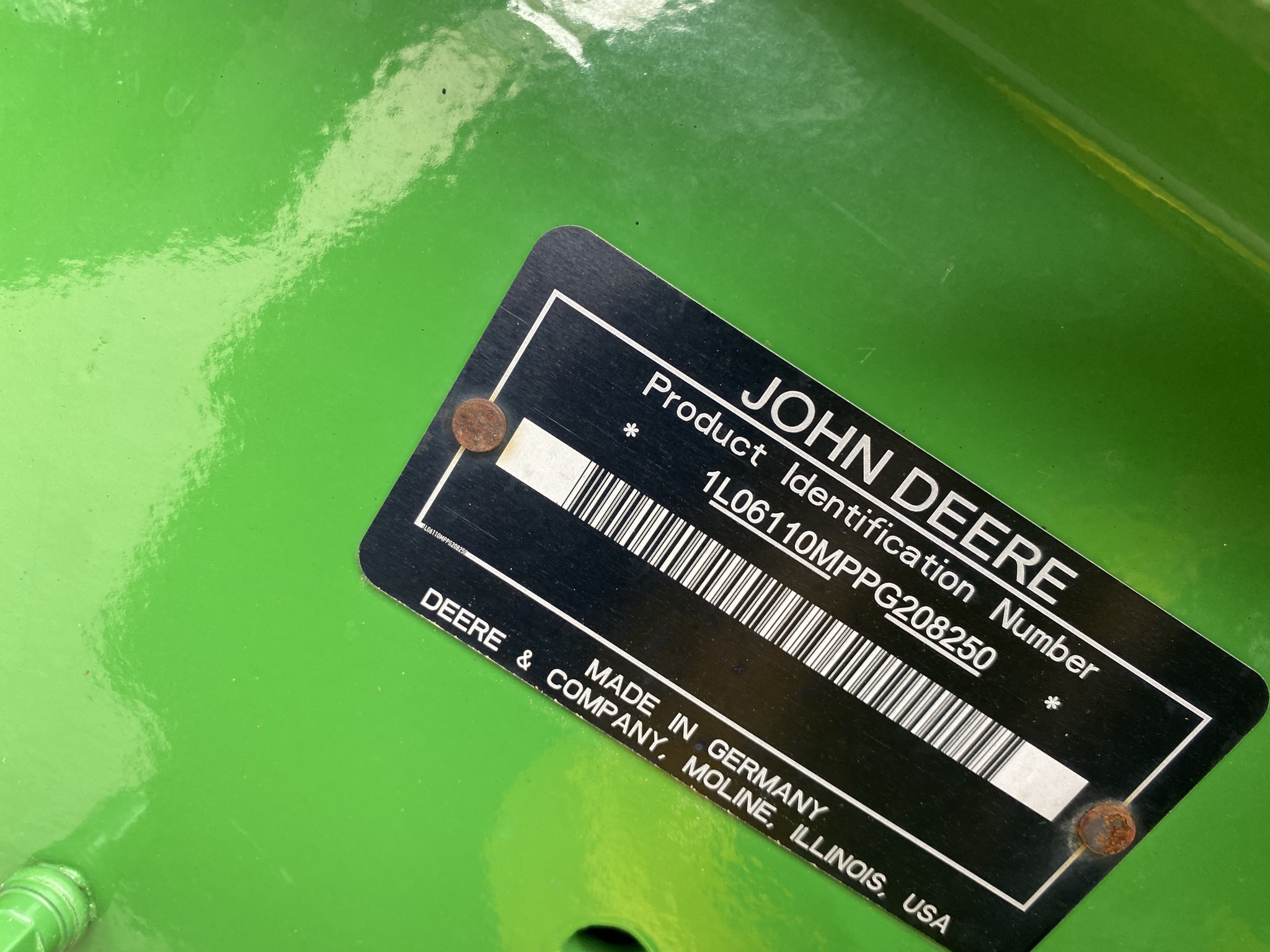 2023 John Deere 6110M Image 8