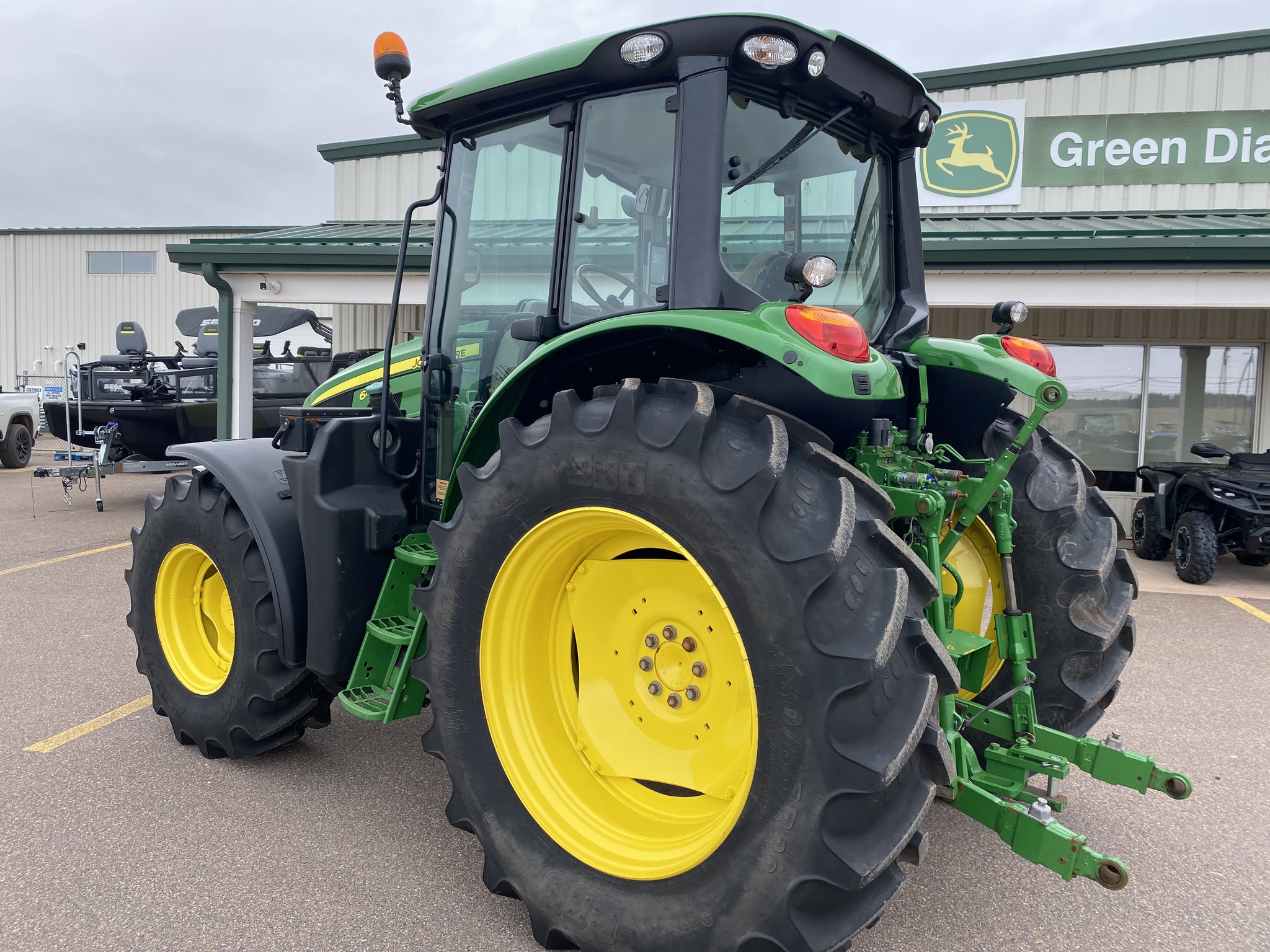 2023 John Deere 6110M Image 17
