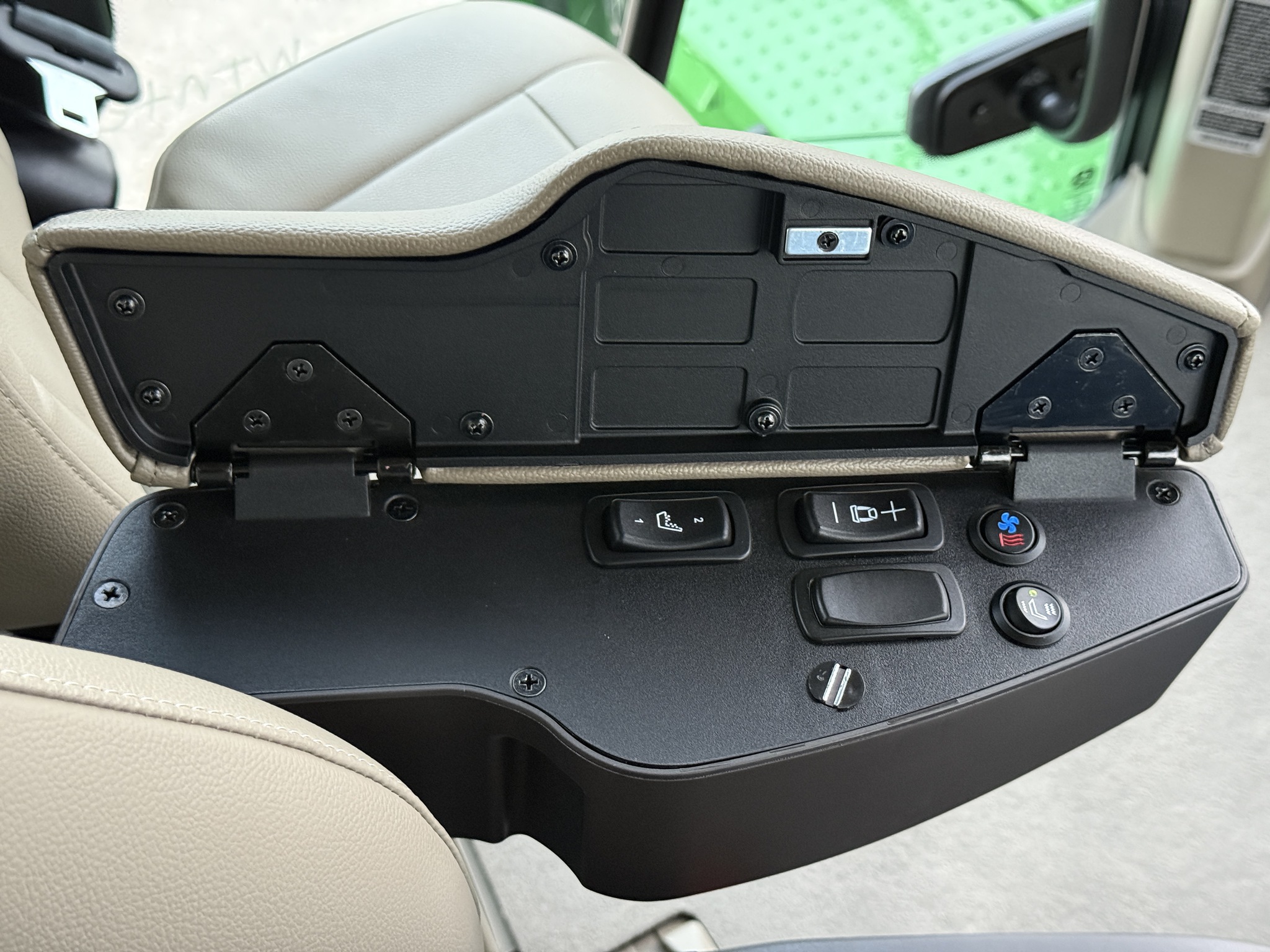 2024 John Deere 9R 590 Image 15