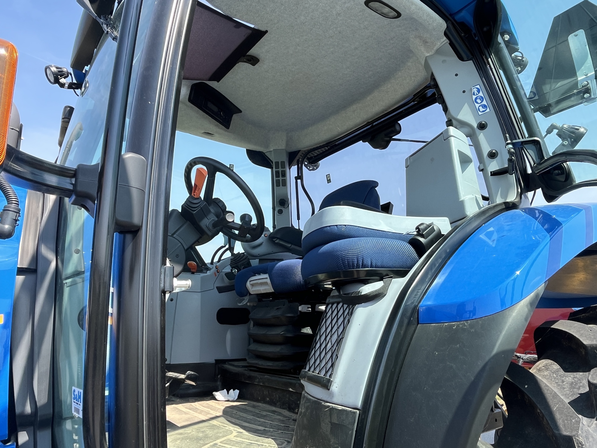  2023 New Holland T6.180 at Heritage Tractor in Rogersville, MO