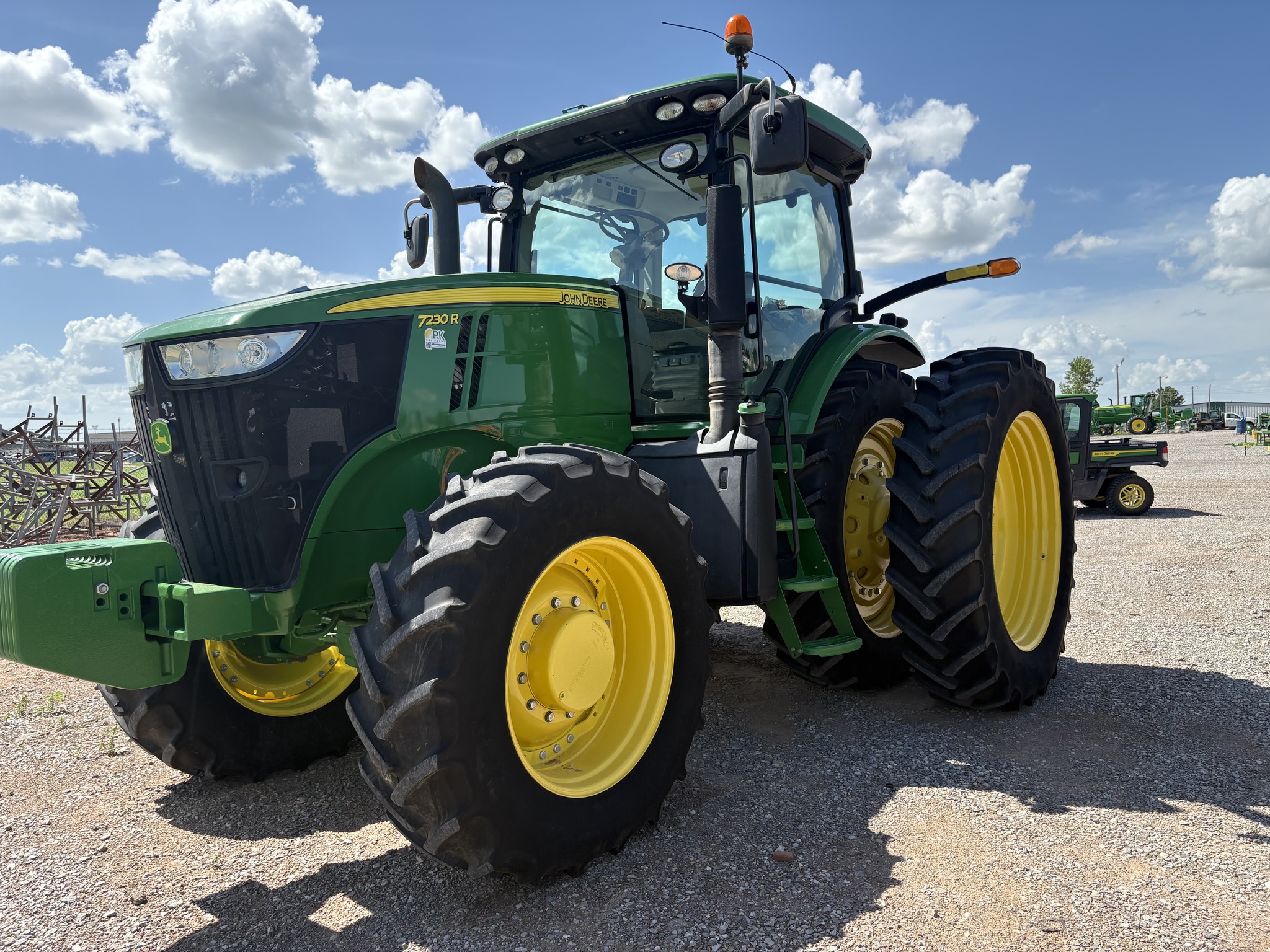 2013 John Deere 7230R Image 1
