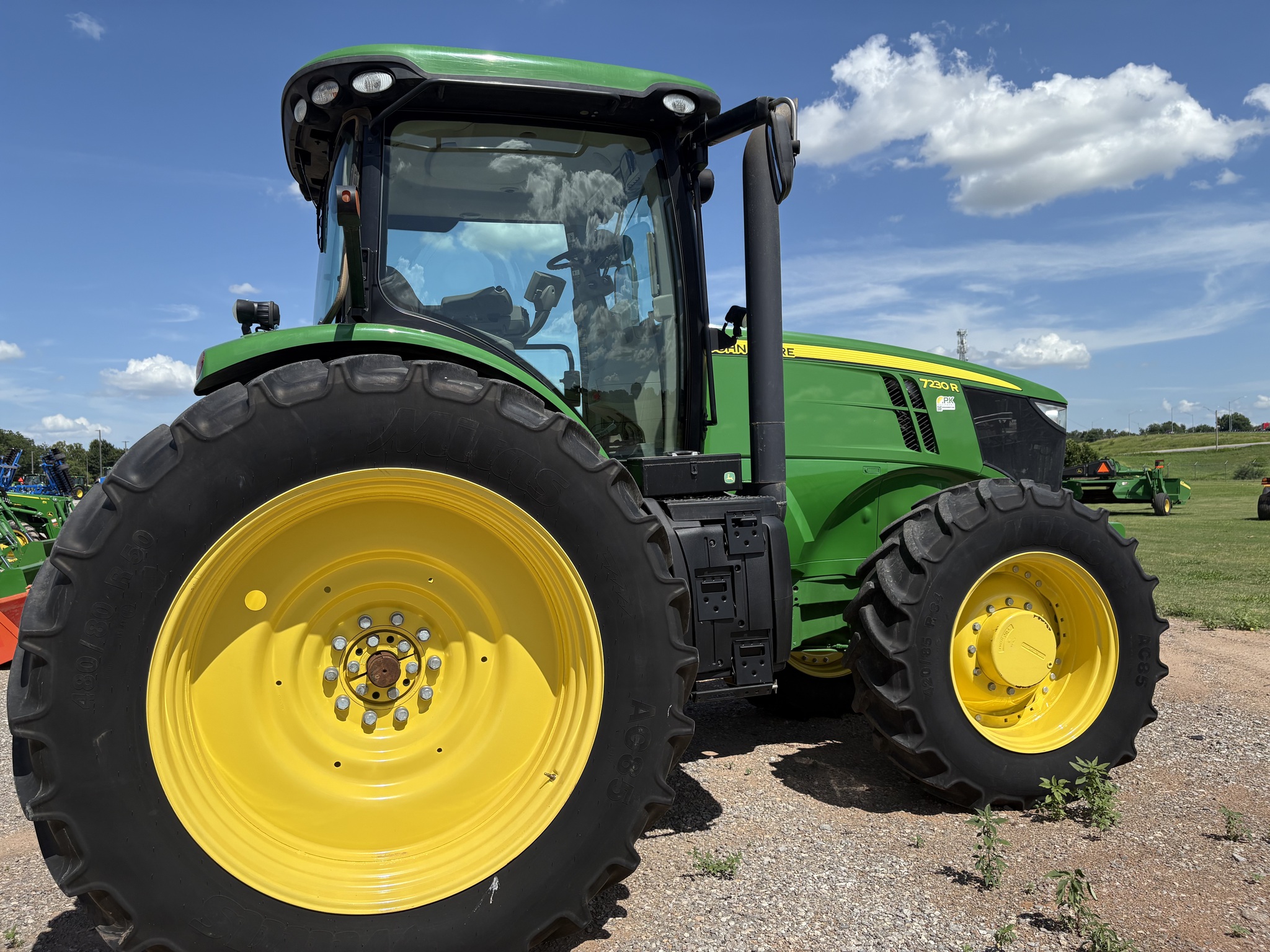 2013 John Deere 7230R Image 14