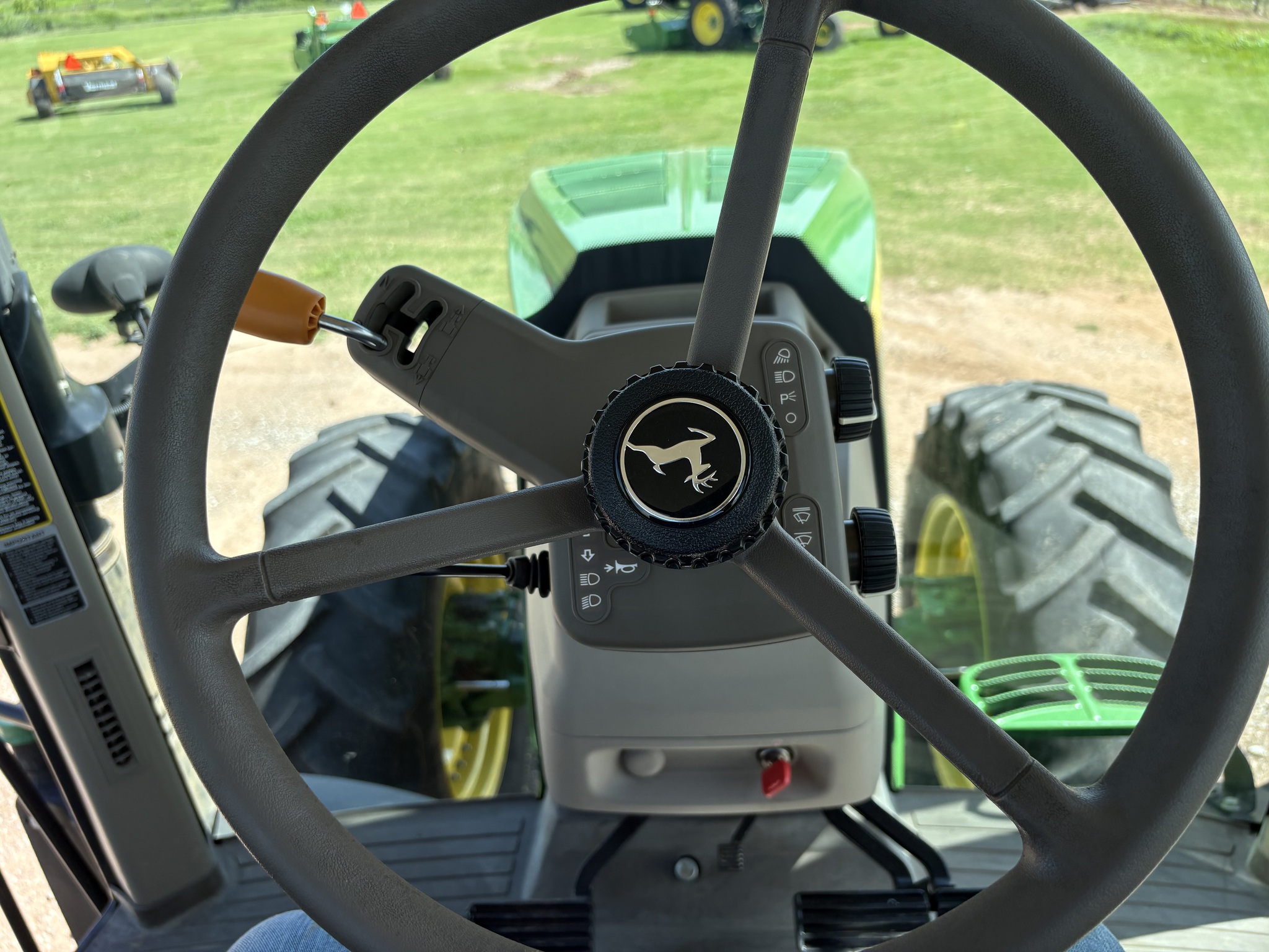 2013 John Deere 7230R Image 23
