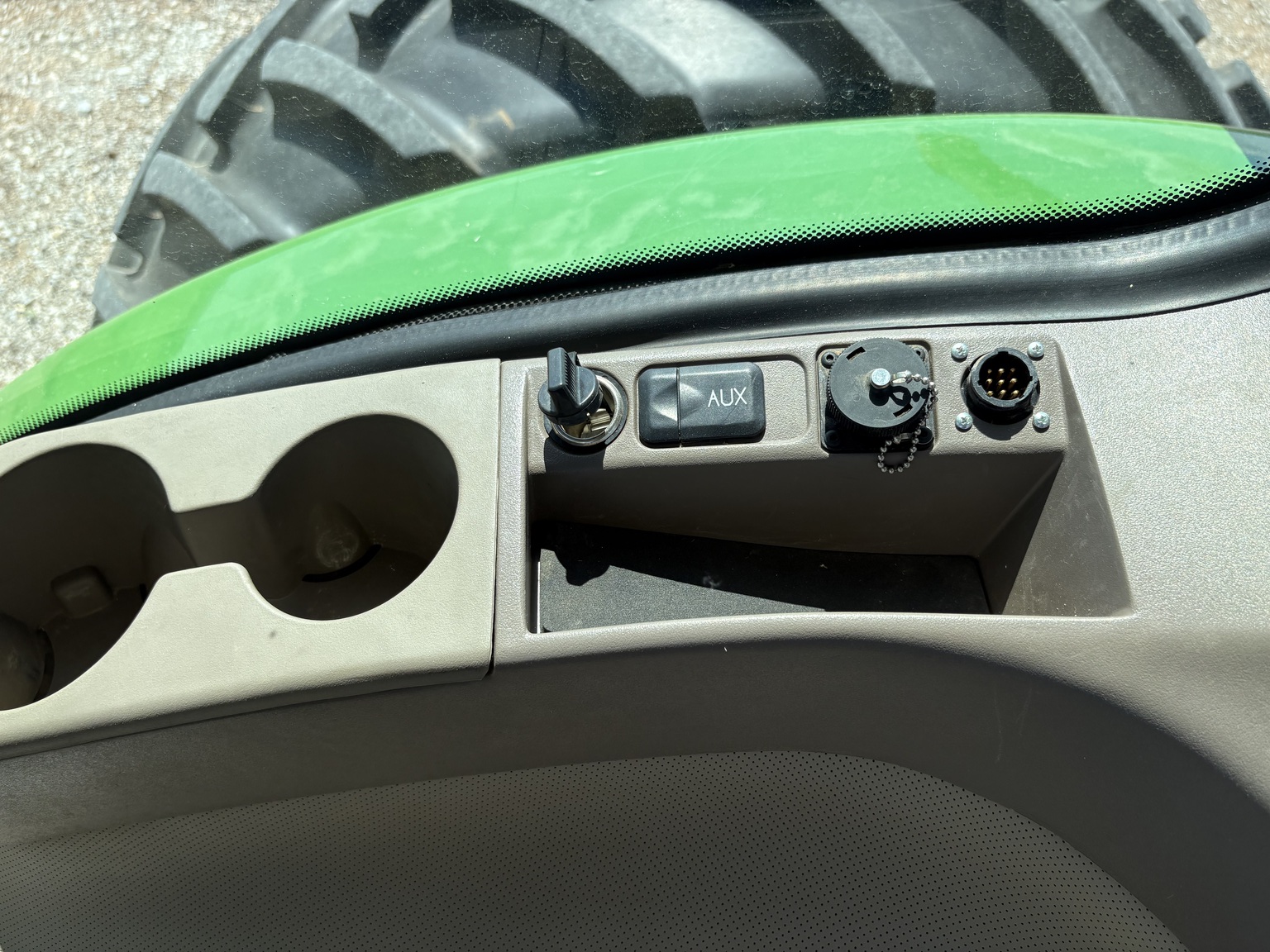2013 John Deere 7230R Image 21